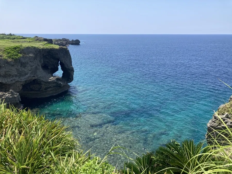 万座毛】宝石みたいな海を眺めた｜今日は何もしたくない沖縄県民