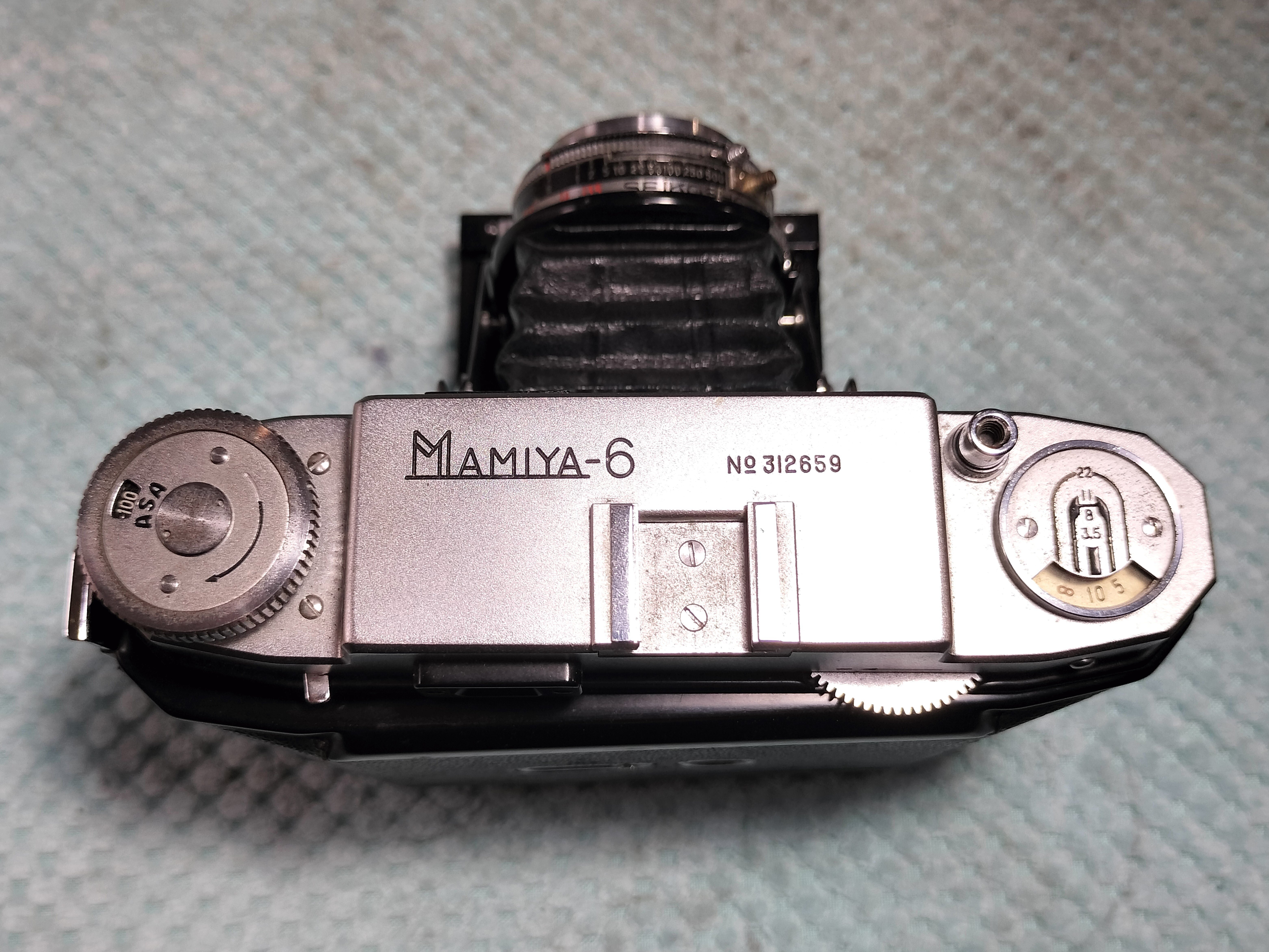 マミヤシックス オートマットの分解|フィルムカメラ修理の マミヤシックス オートマットの分解|フィルムカメラ修理の