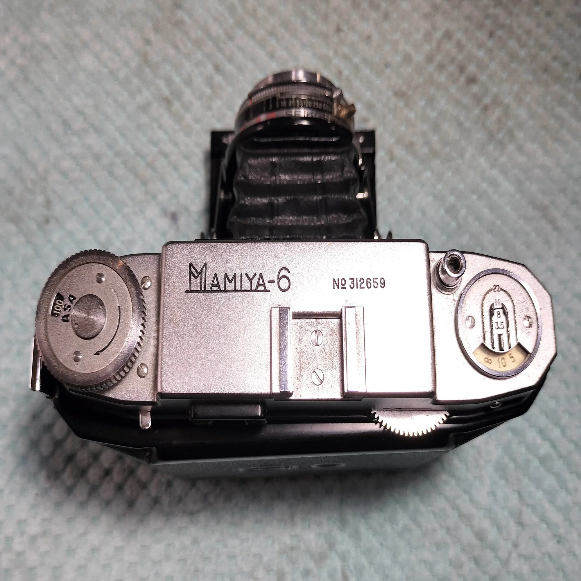 マミヤシックス オートマットの分解｜フィルムカメラ修理のアクアカメラ