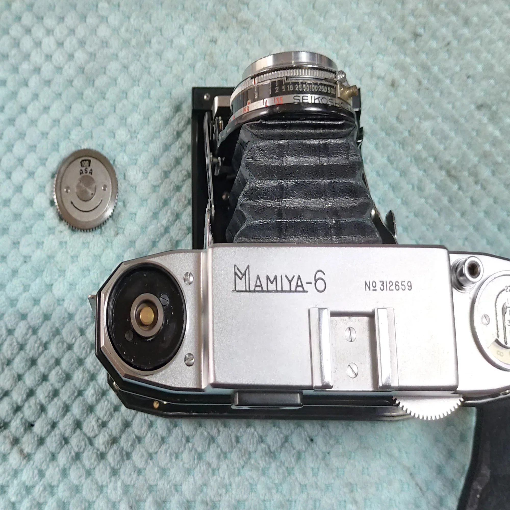 マミヤシックス オートマットの分解｜フィルムカメラ修理のアクアカメラ