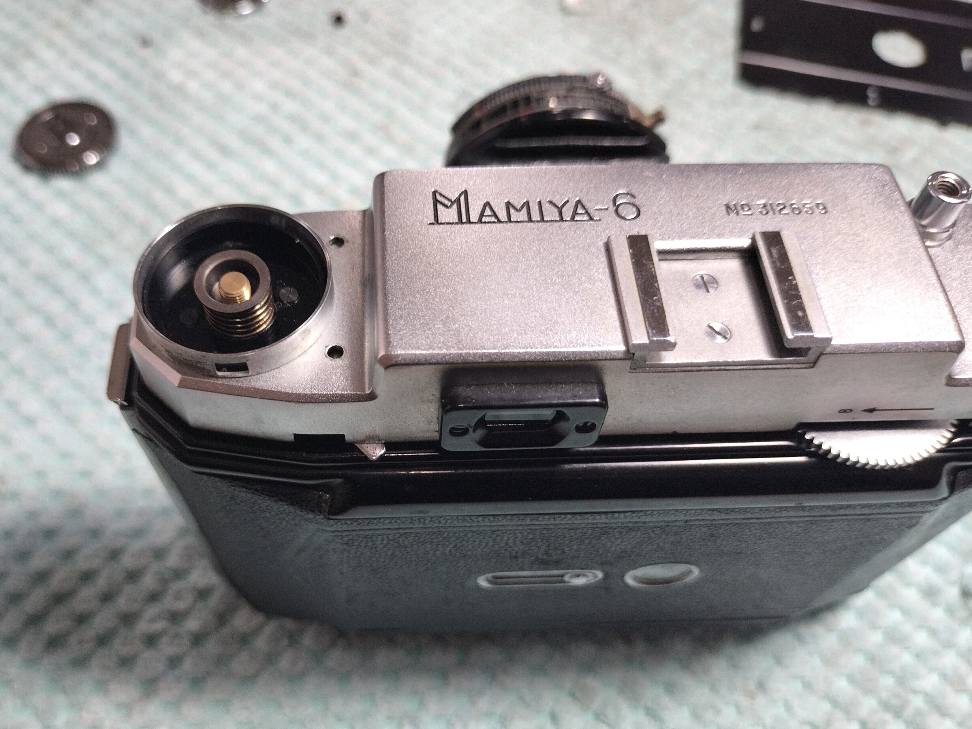 マミヤシックス オートマットの分解|フィルムカメラ修理の マミヤシックス オートマットの分解|フィルムカメラ修理の