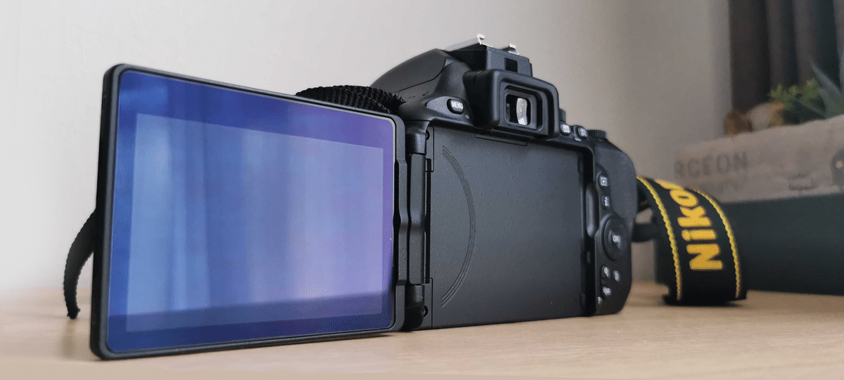 WiFi機能★Nikon D5300★ラクラク自撮り♪ Wi-Fi☆Nikon D5300☆ダブルズームキット♪自撮りOK♪高性能