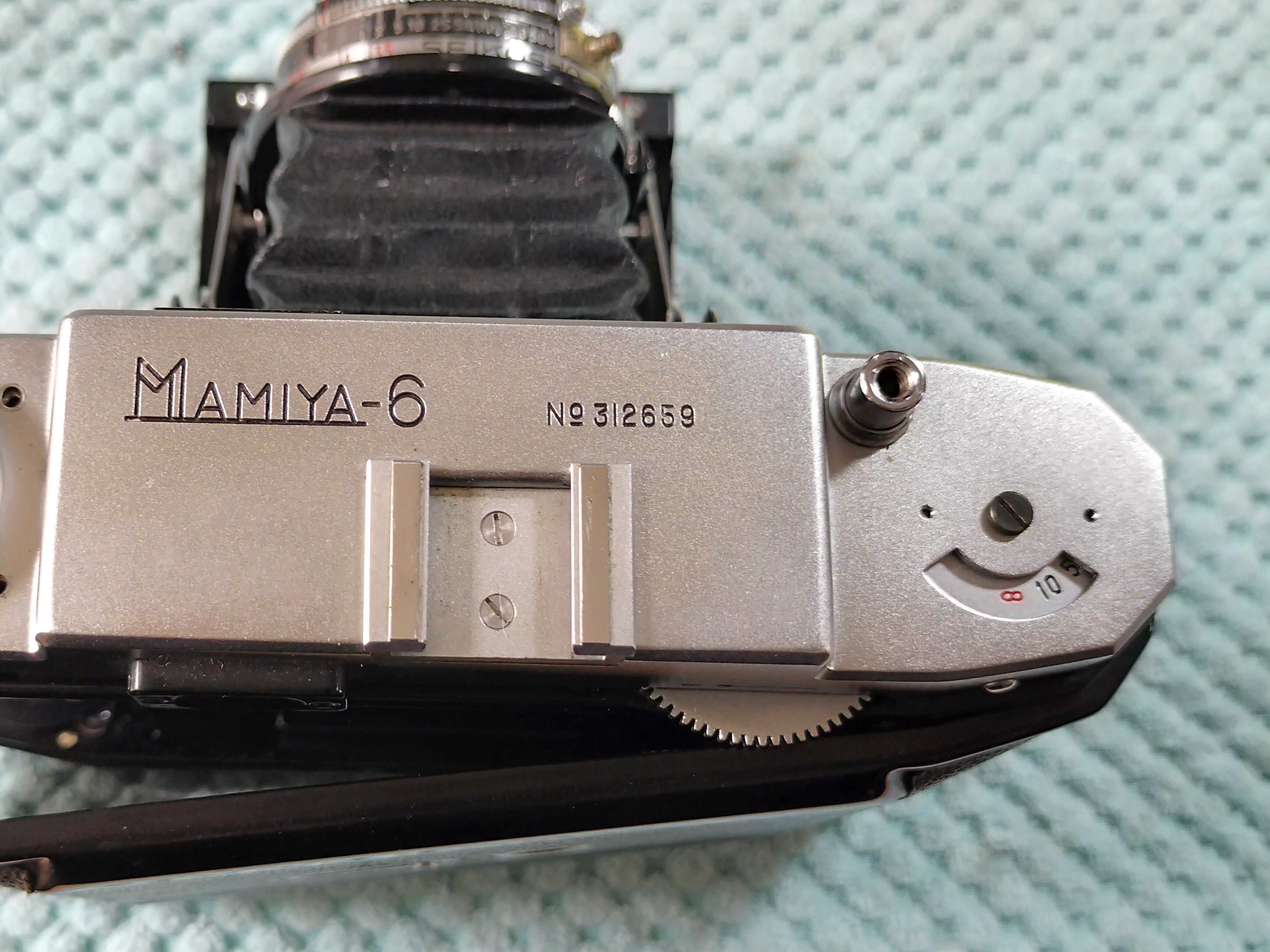 マミヤシックス オートマットの分解|フィルムカメラ修理の マミヤシックス オートマットの分解|フィルムカメラ修理の
