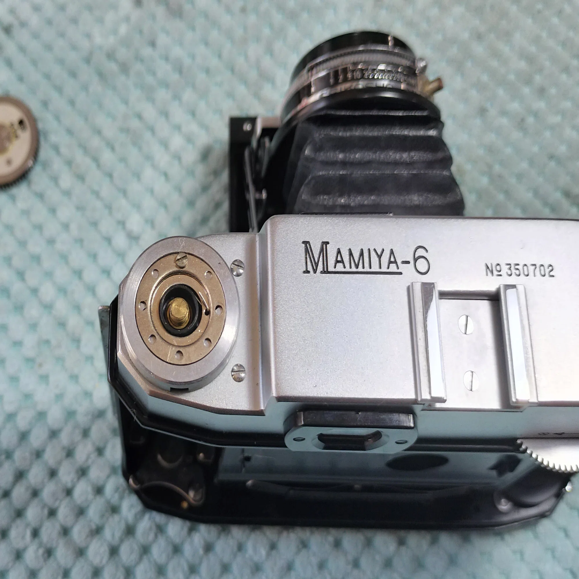 マミヤシックス オートマットの分解｜フィルムカメラ修理のアクアカメラ
