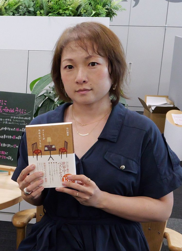 小説『コーヒーが冷めないうちに』100万部へカウントダウン！編集担当