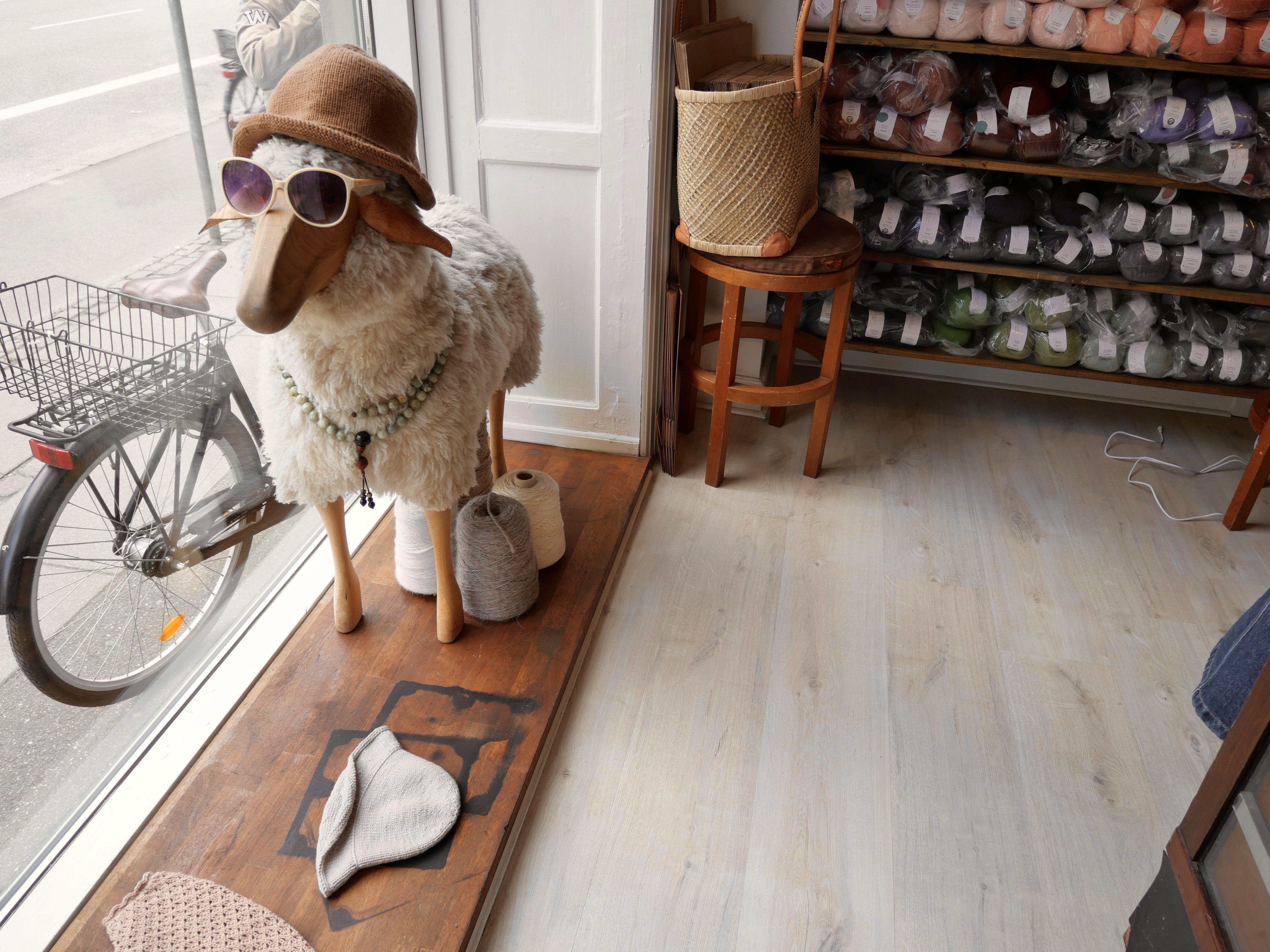 コペンハーゲンの毛糸屋さんを訪ねて｜igen - 手仕事でつなぐ日本と北欧 -