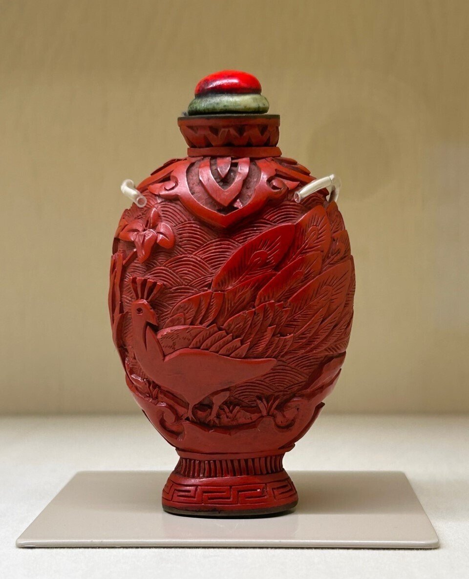 中国 堆朱 (ついしゅ) の壺 （17世紀後半ごろからヨーロッパ、中国で  