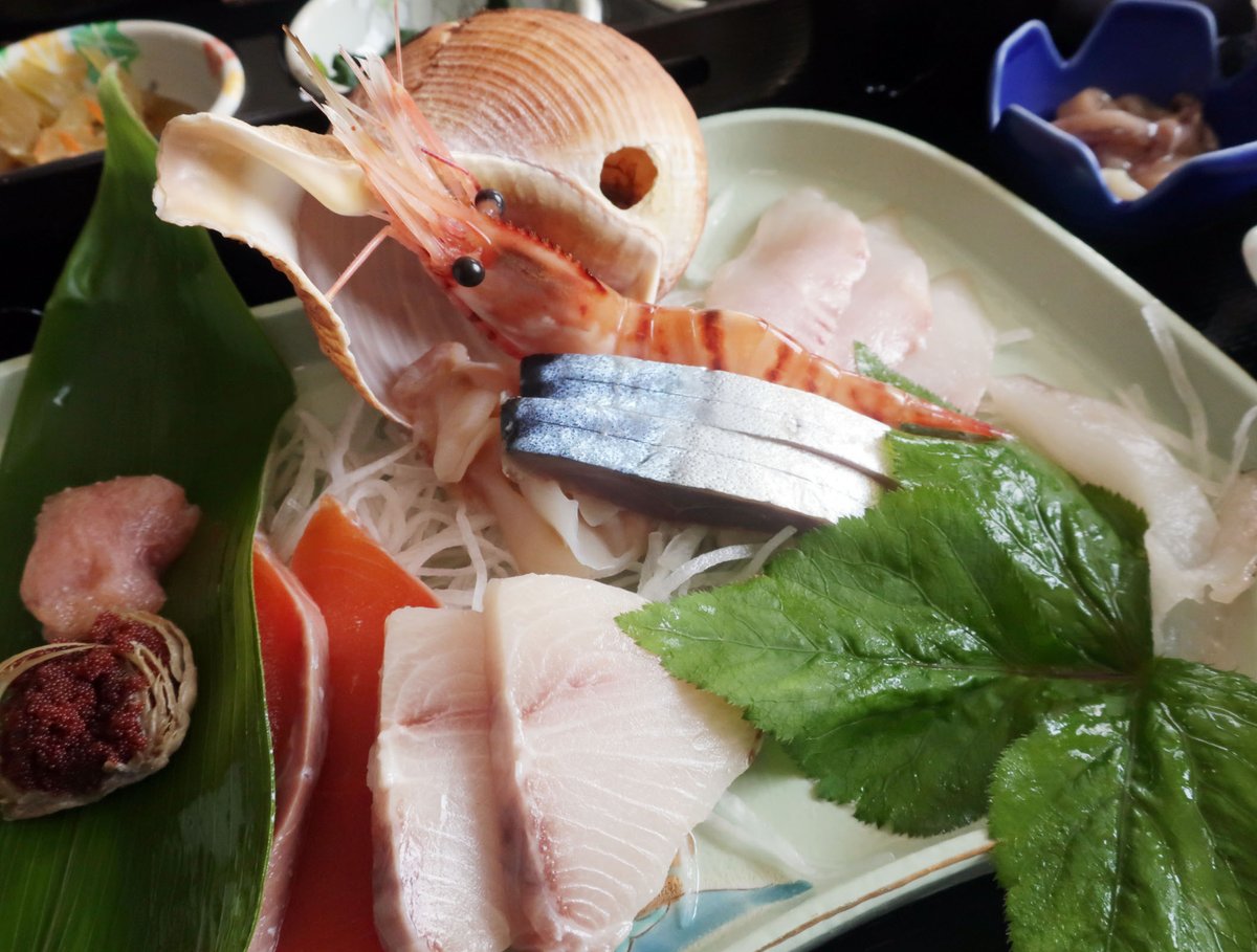 北海道・知床半島、羅臼【まるみ食堂】刺身定食うまっリピートしたい 北海道・知床半島、羅臼【まるみ食堂】刺身定食うまっリピートしたい