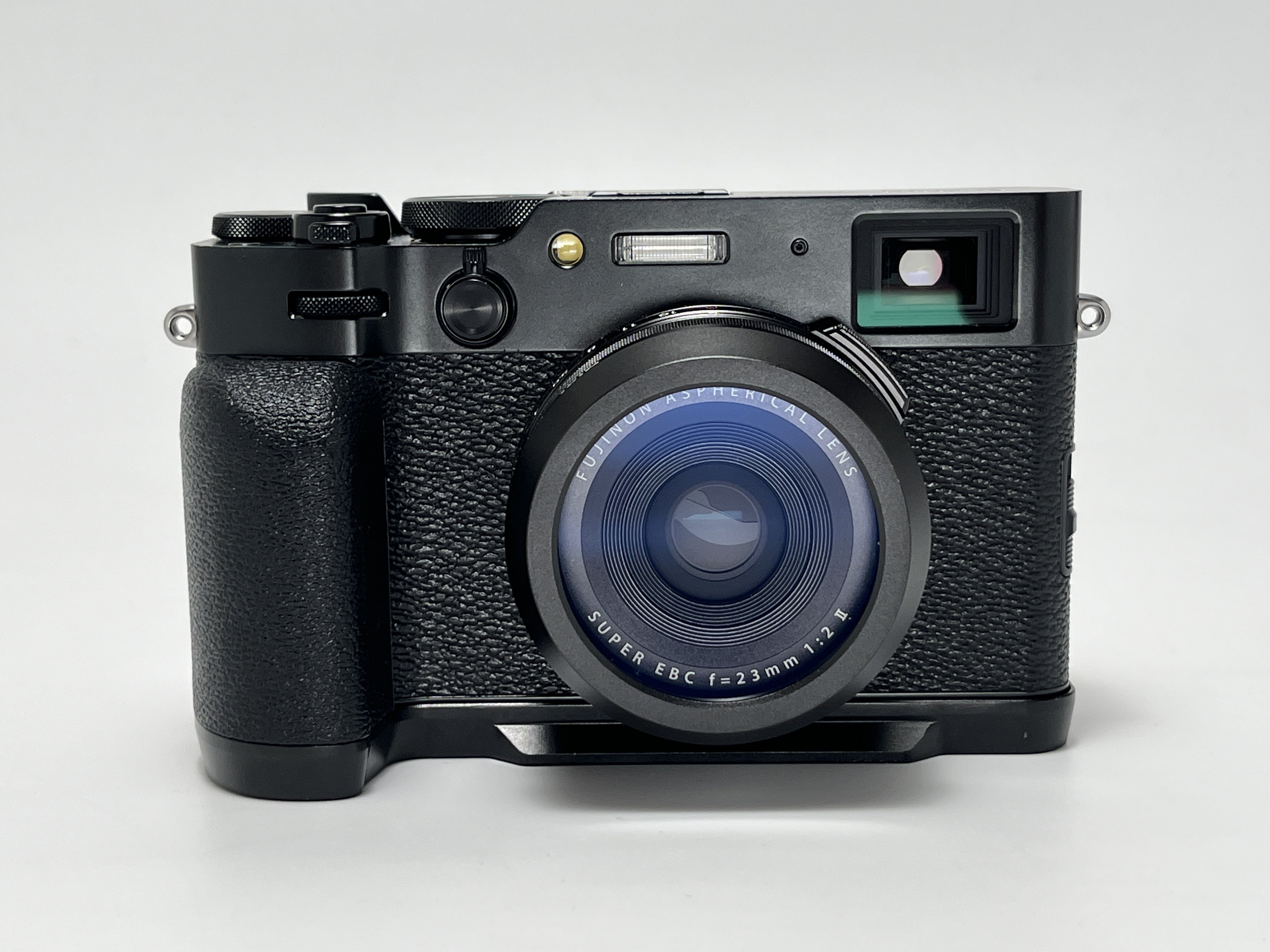 FUJIFILM X100VIにグリップを付けてみた話|KuroBox FUJIFILM X100VIにグリップを付けてみた話|KuroBox