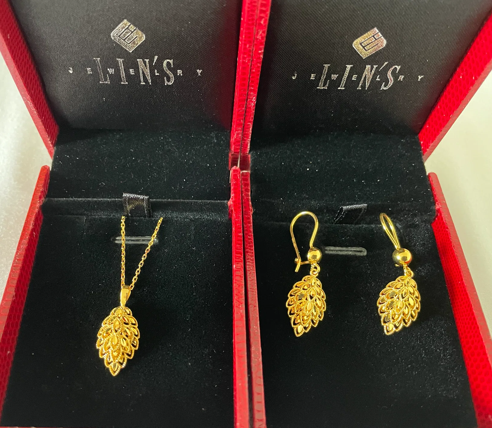 旅の思い出にジュエリーを買う「もう一つの理由」＜2〜8万円で購入可能 