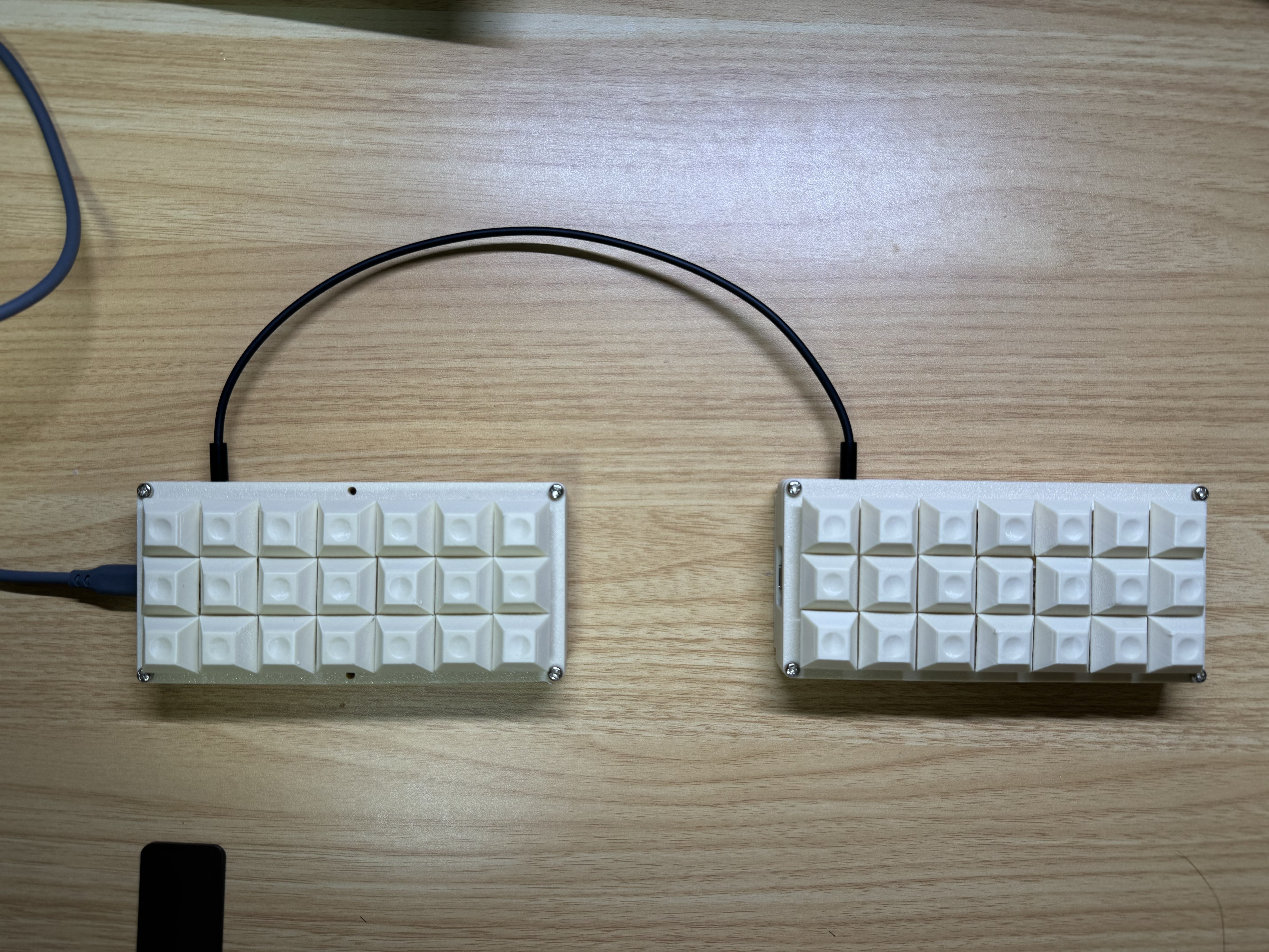 チョコモナカジャンボみたいなキーボードを作る。初めての自作