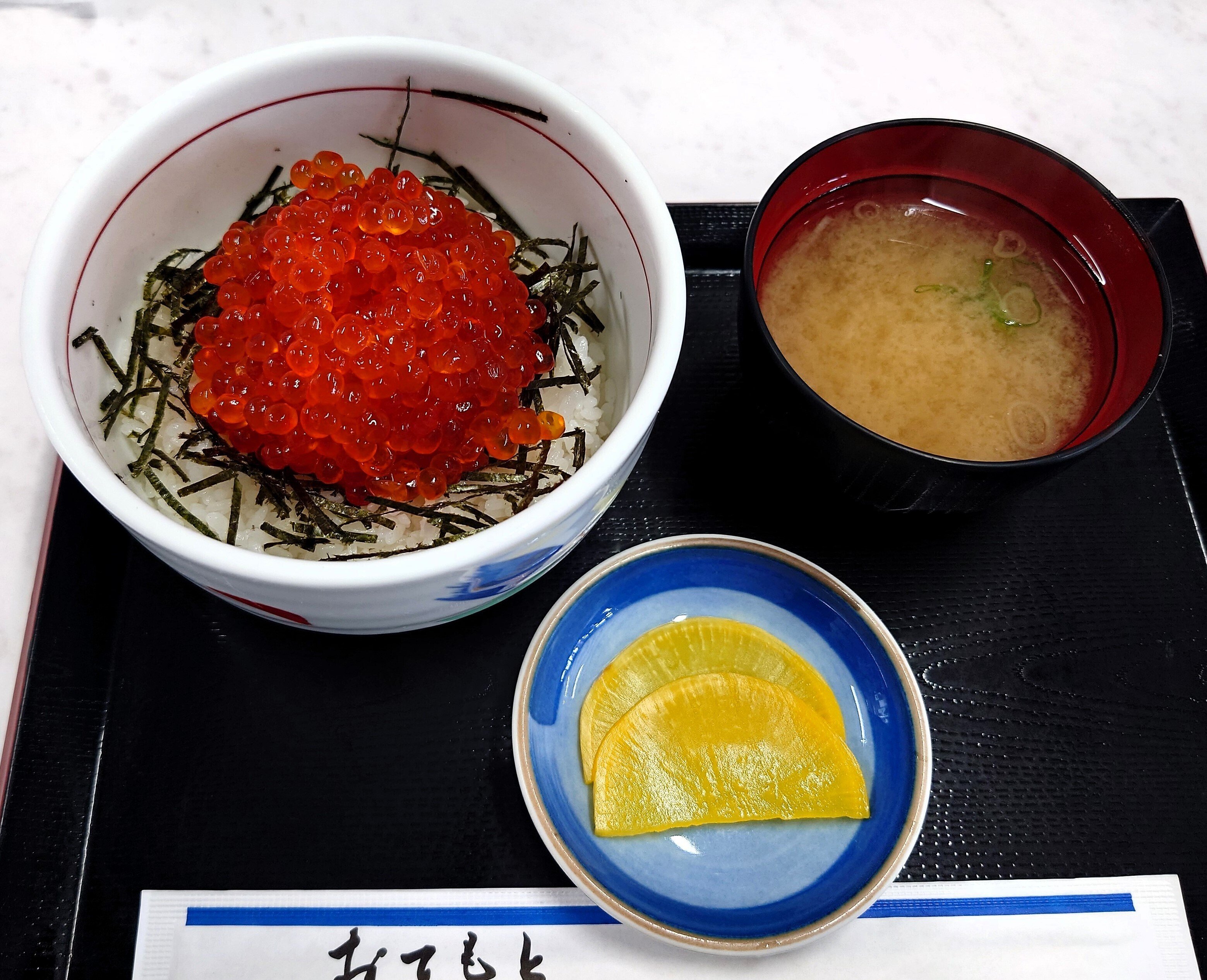 夏の北海道で極上ウニを／知床「ウトロ漁協婦人部食堂」｜菅野ノリヒコ
