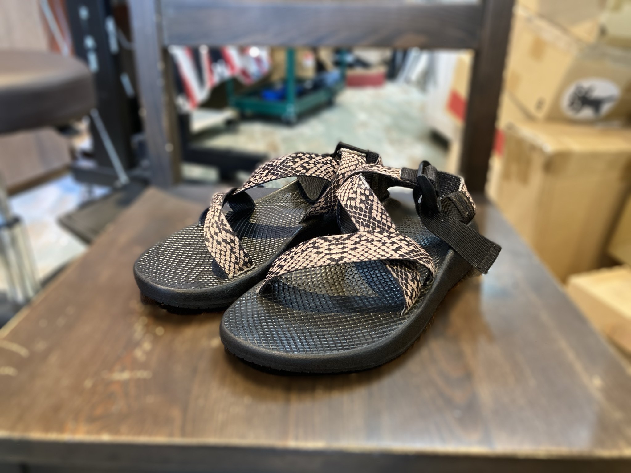 スリッパ サンダルのリソール/ソール交換】CHACOサンダルのオールソール｜CREA