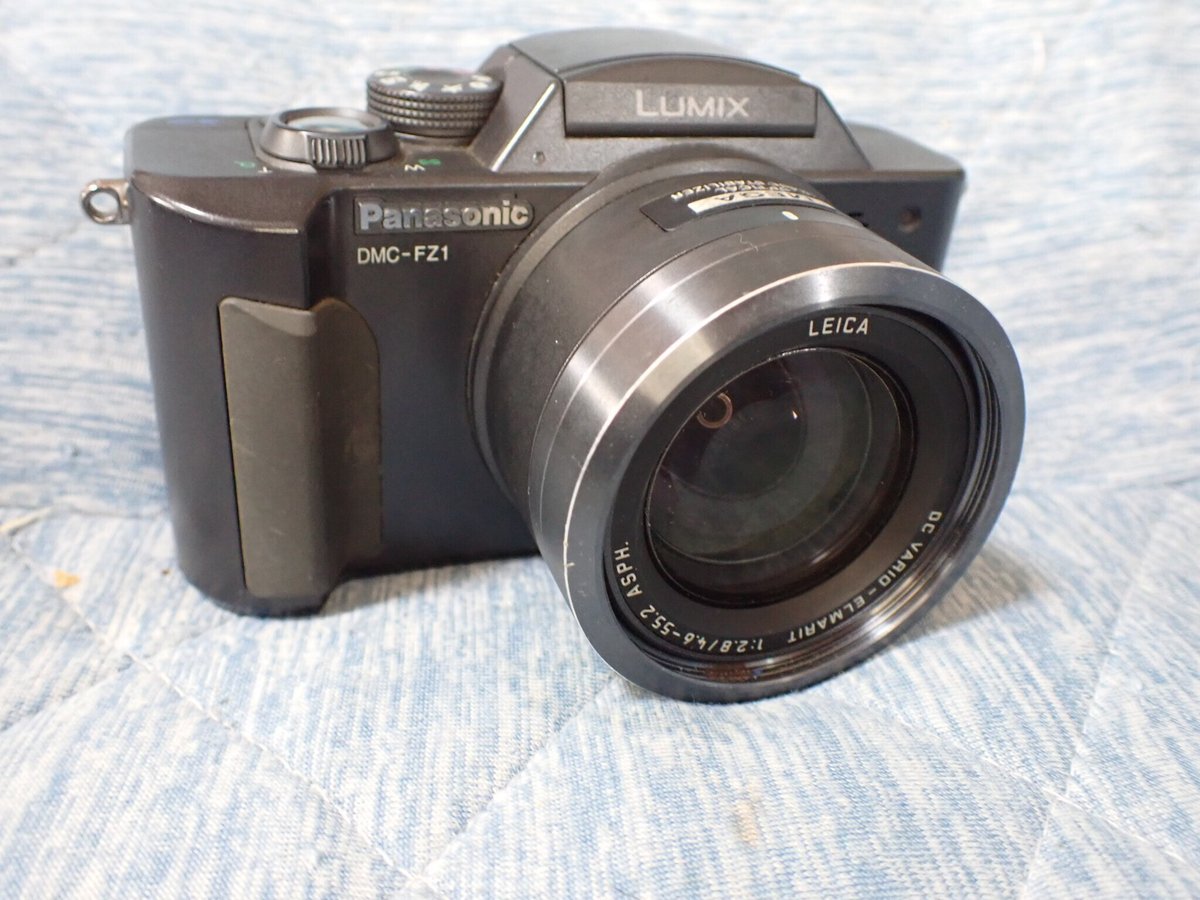 中古】【非常に良い】パナソニック LUMIX FZ1 (シルバー) DMC-FZ1-S  