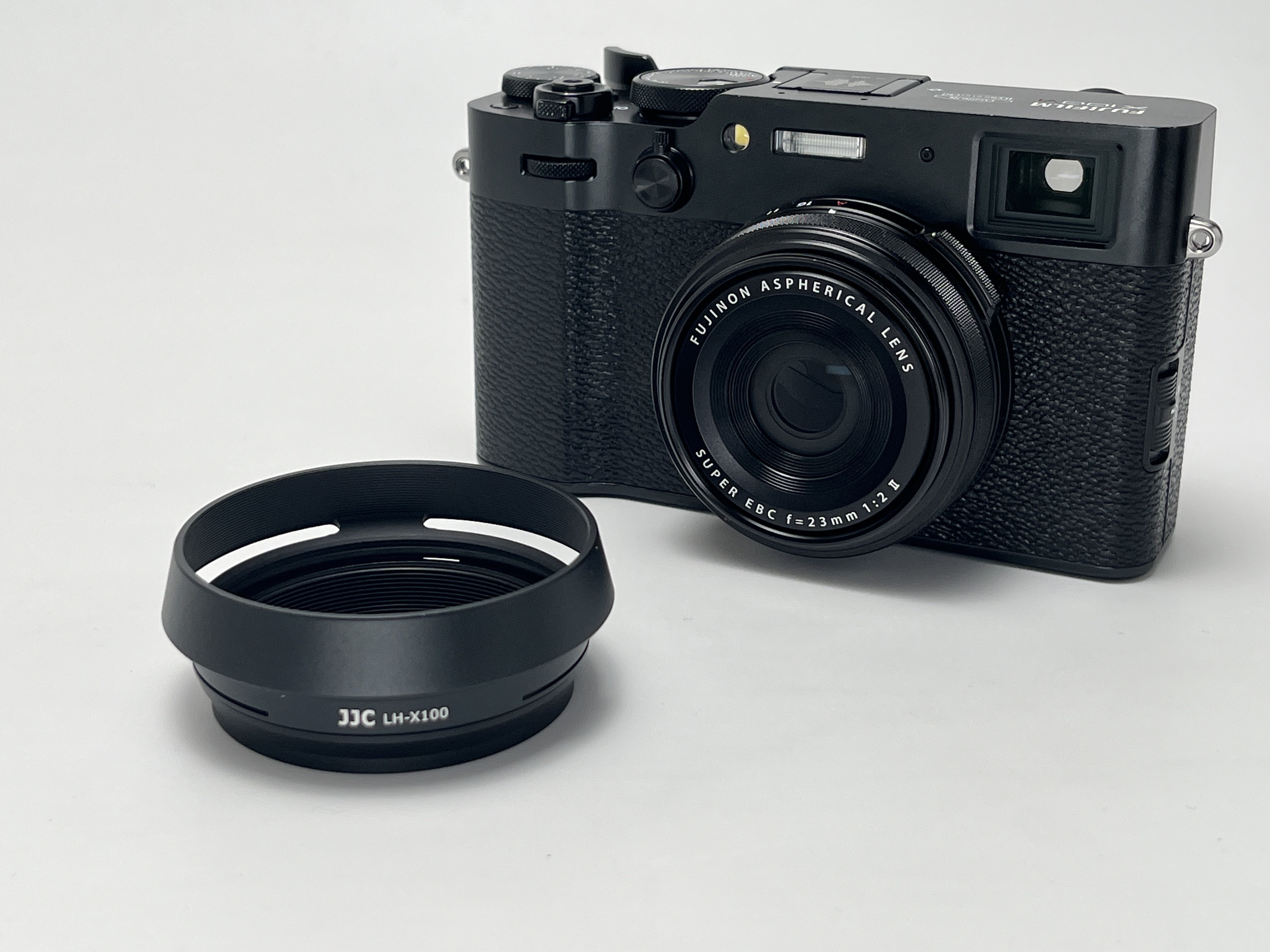 X100V】純正アダプターと保護フィルターで防塵防滴セット完成
