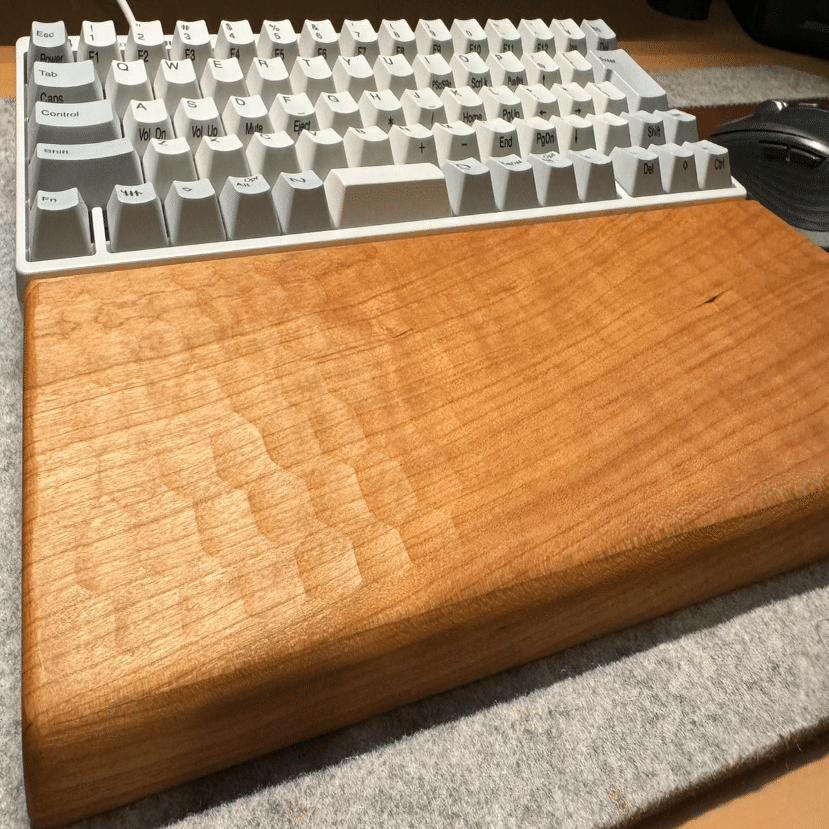 亀甲名栗木製パームレスト HHKB Studio用亀甲名栗木製パームレスト｜松葉製作所