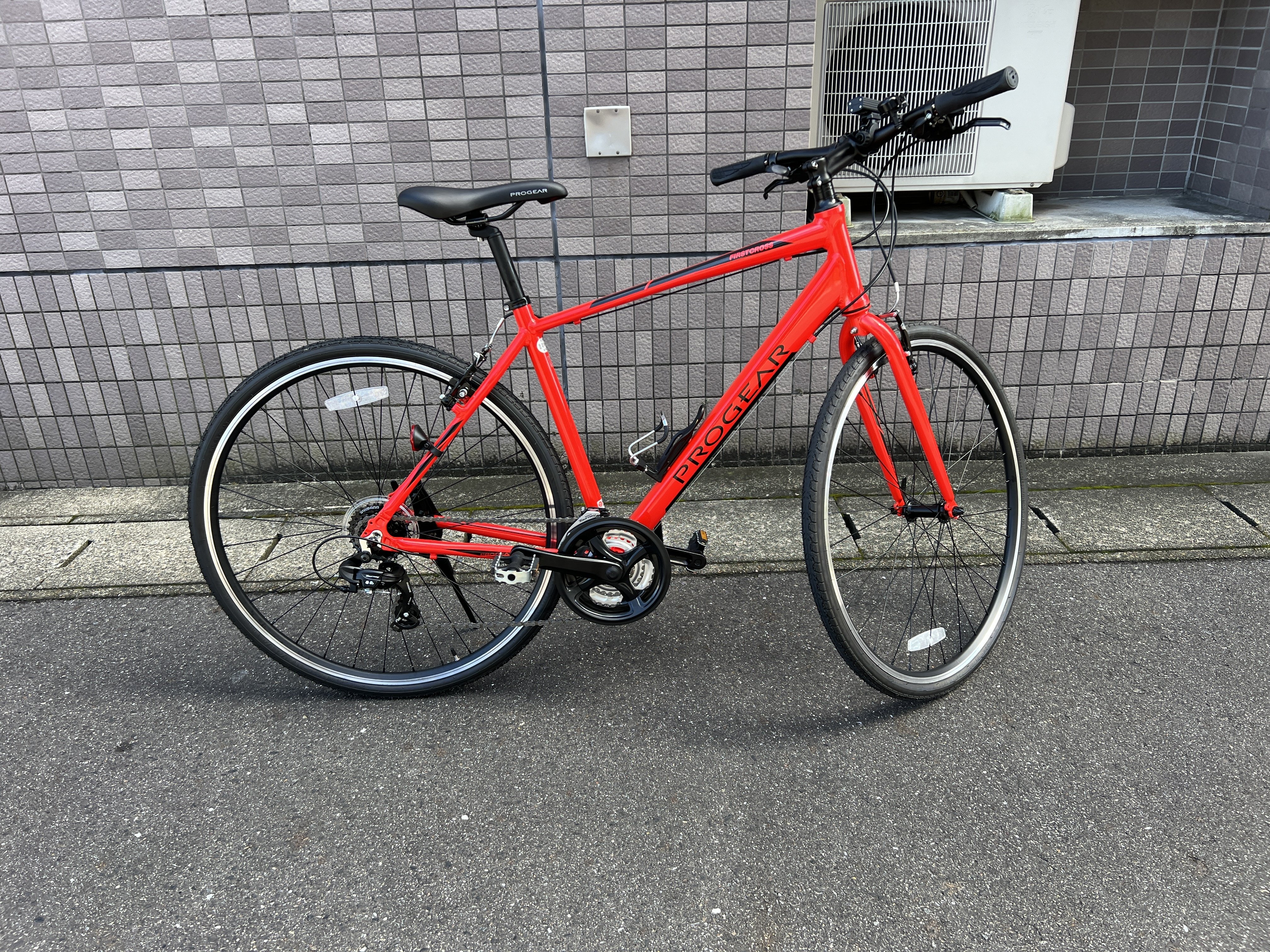 タイヤ変更必要TREK FX2  トレック　Alpha クロスバイク 700C タイヤ変更必要TREK FX2 トレック Alpha クロスバイク 700C
