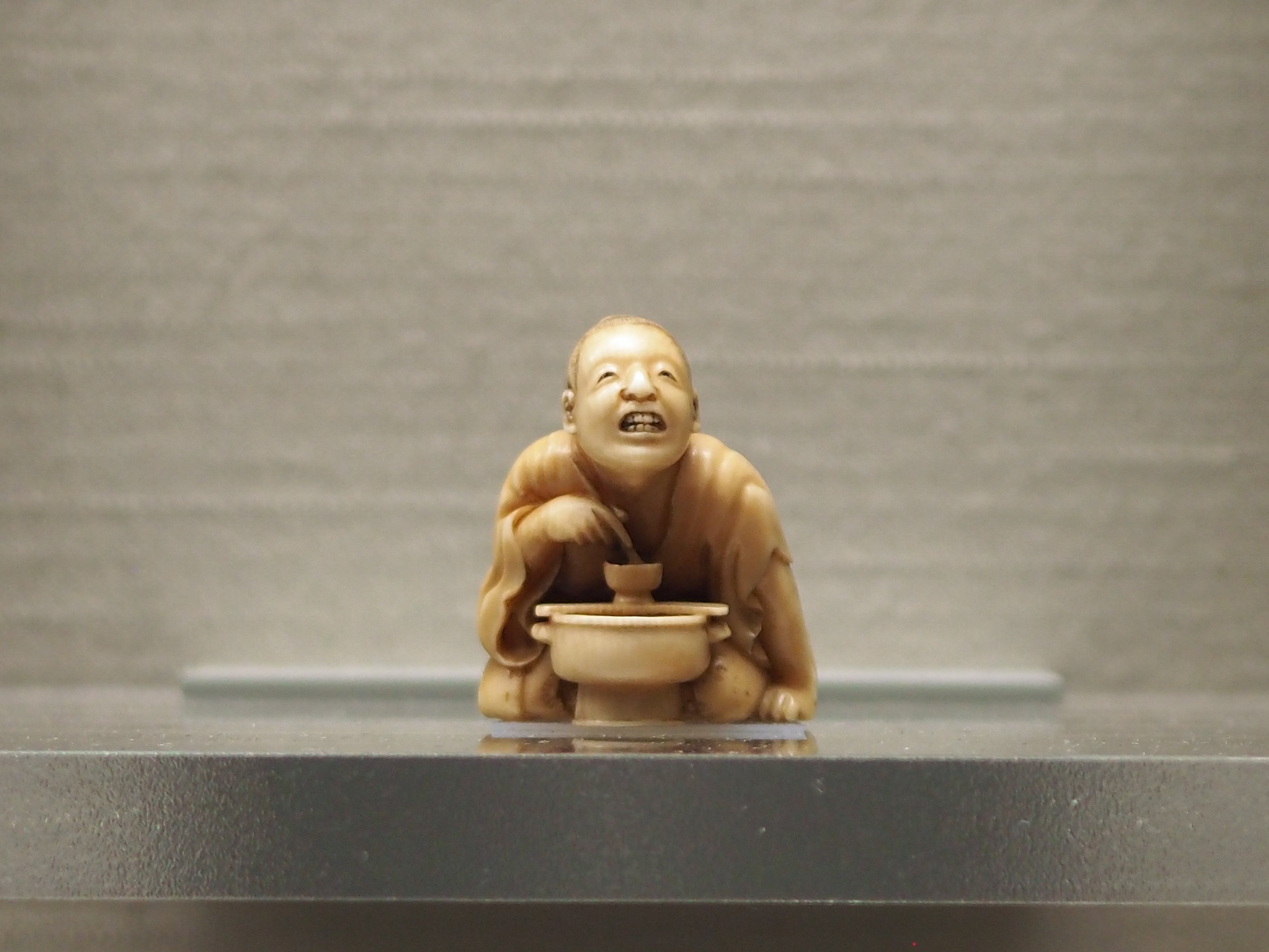 根付 仏国からの里帰り品 形彫根付（かたぼりねつけ）髑髏｜彫刻