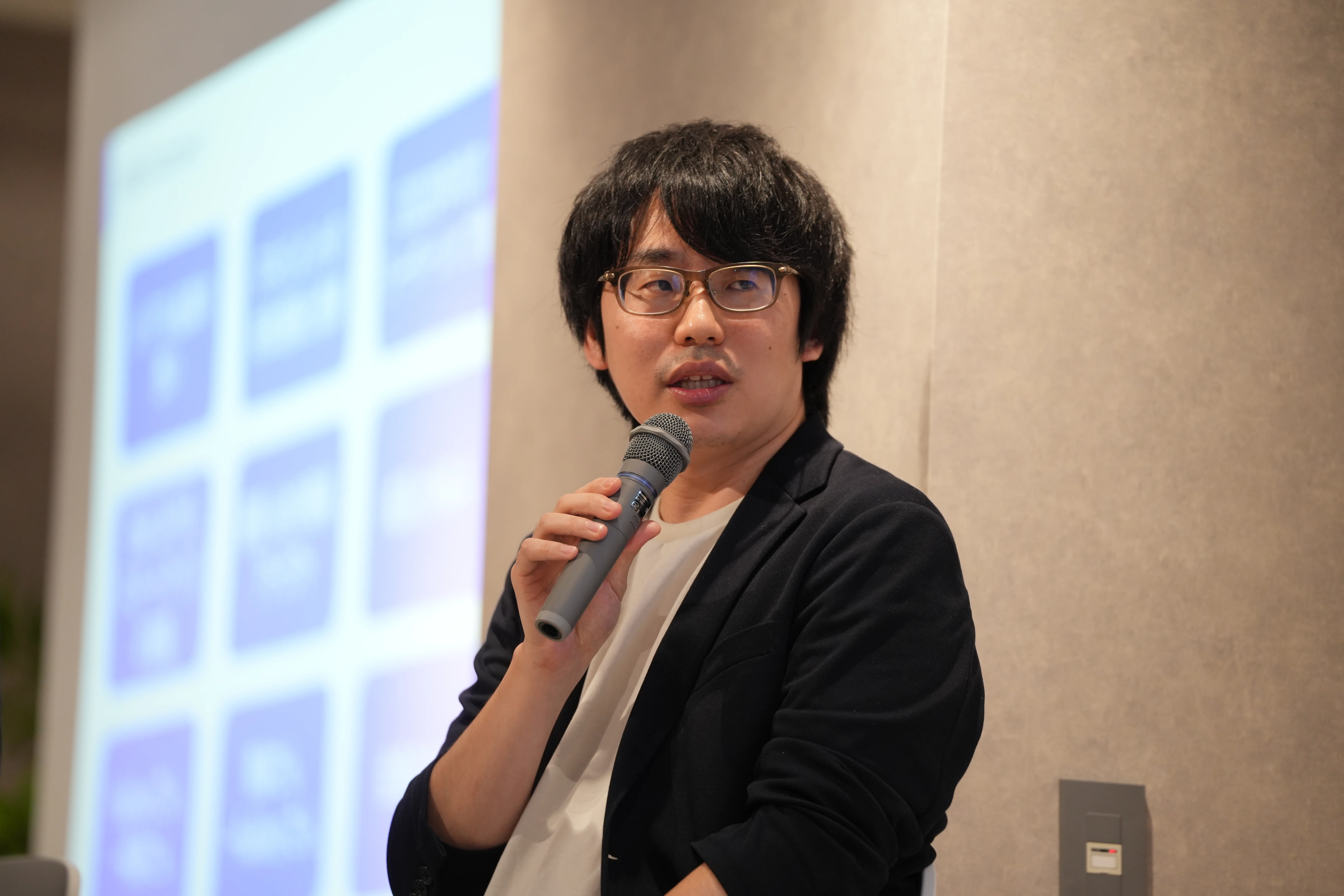 newmo青柳氏が語った「マネジメントの失敗談」と「2020年代に必要な