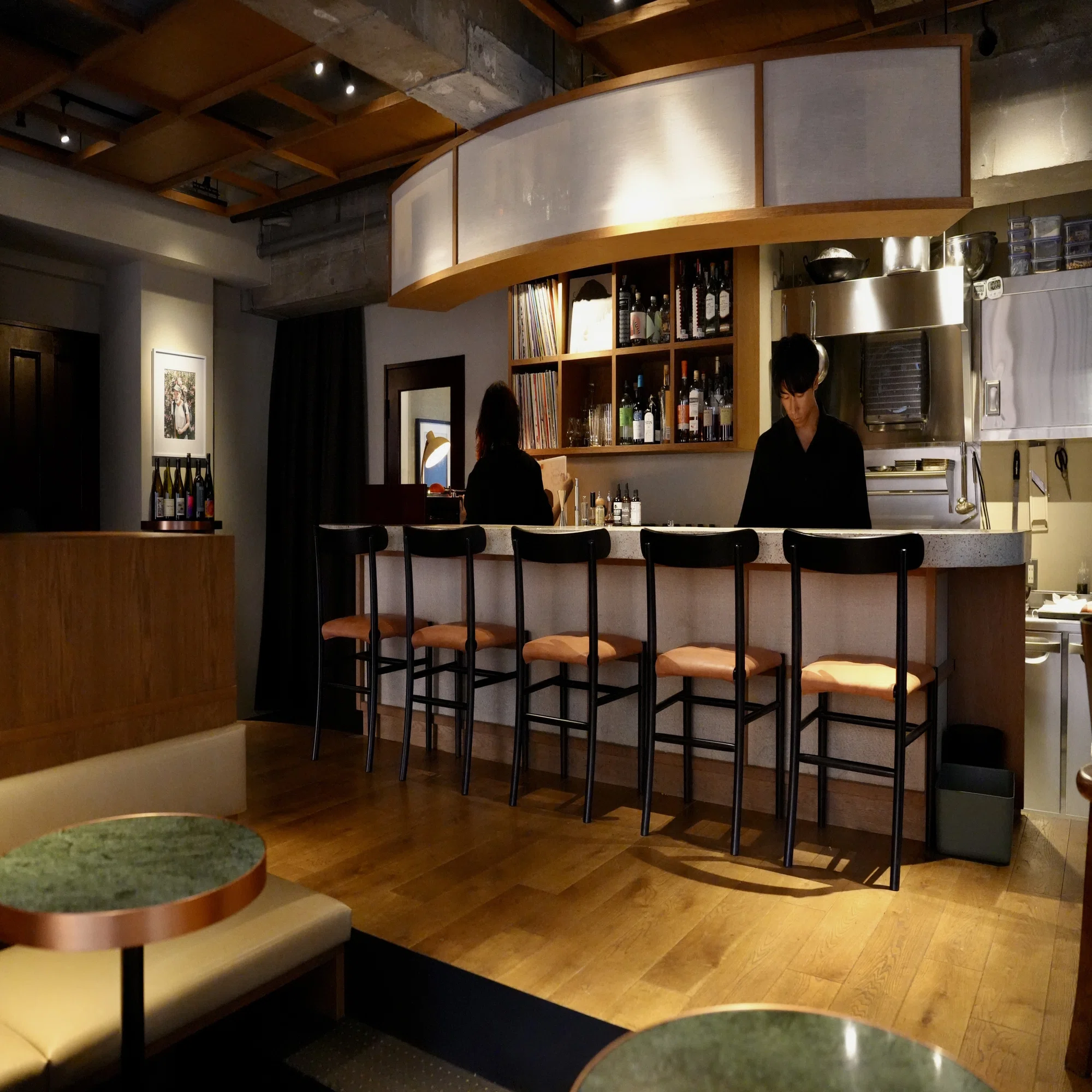 新店舗開業記】LOBBYの2Fで、4店舗目となるワインバー PERODFILS 絵お酒ワインバー開店インテリア