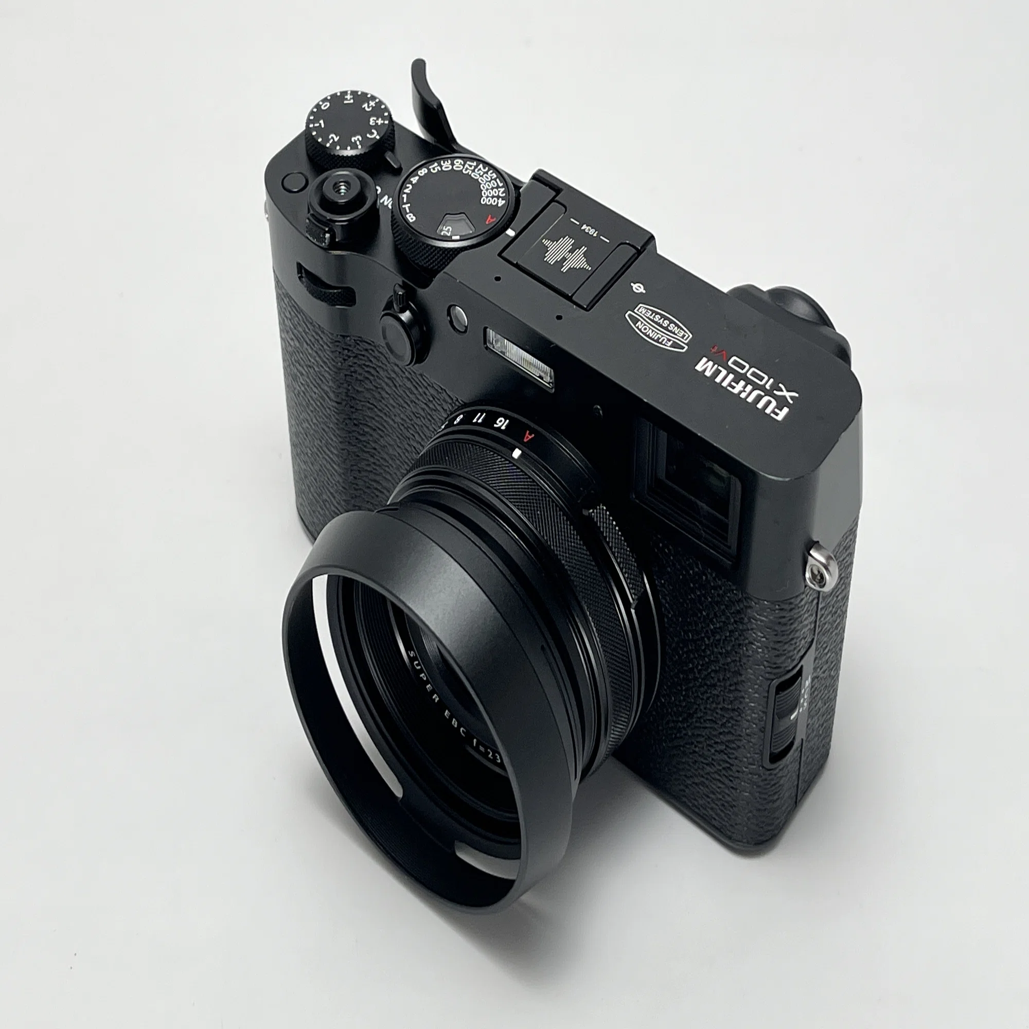 X100VIにレトロな見た目のレンズフードを付けてみた話｜KuroBox