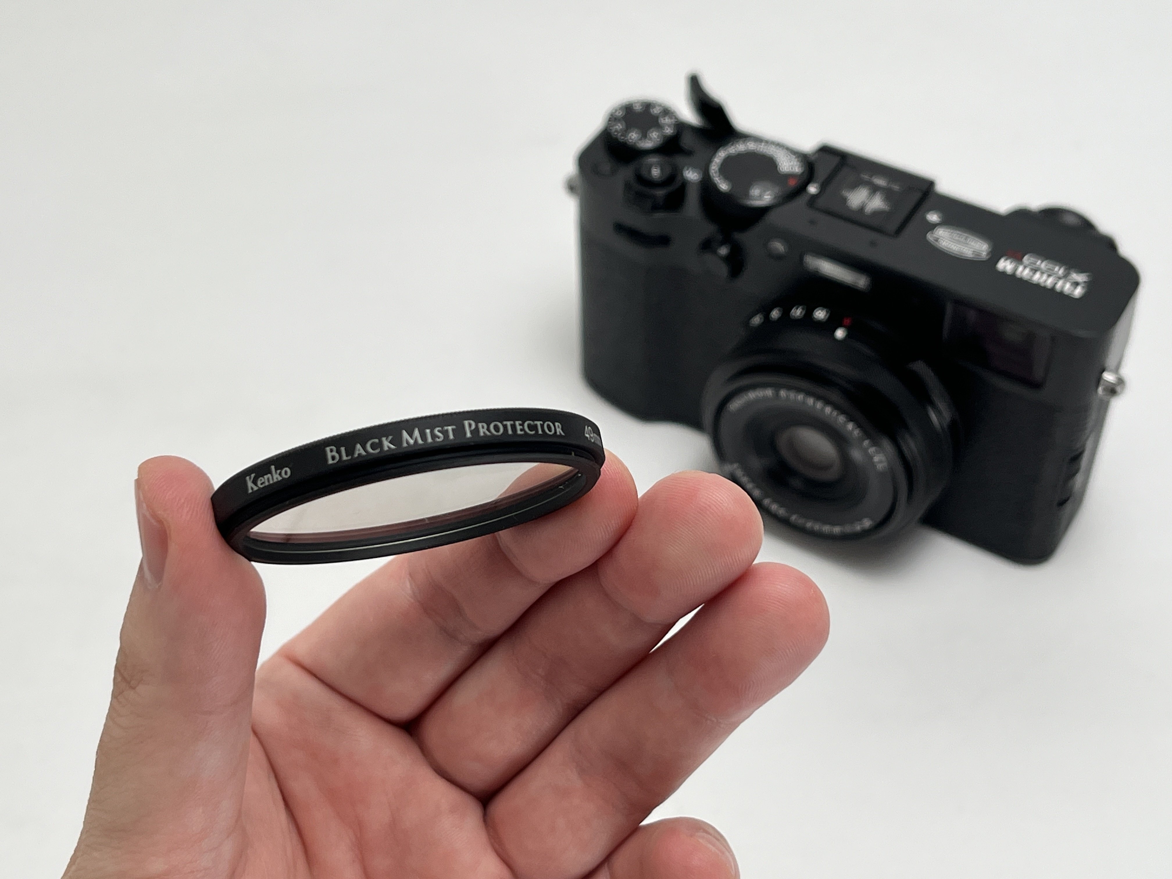 X100VIに常用できるブラックミストプロテクターを付けてみた話