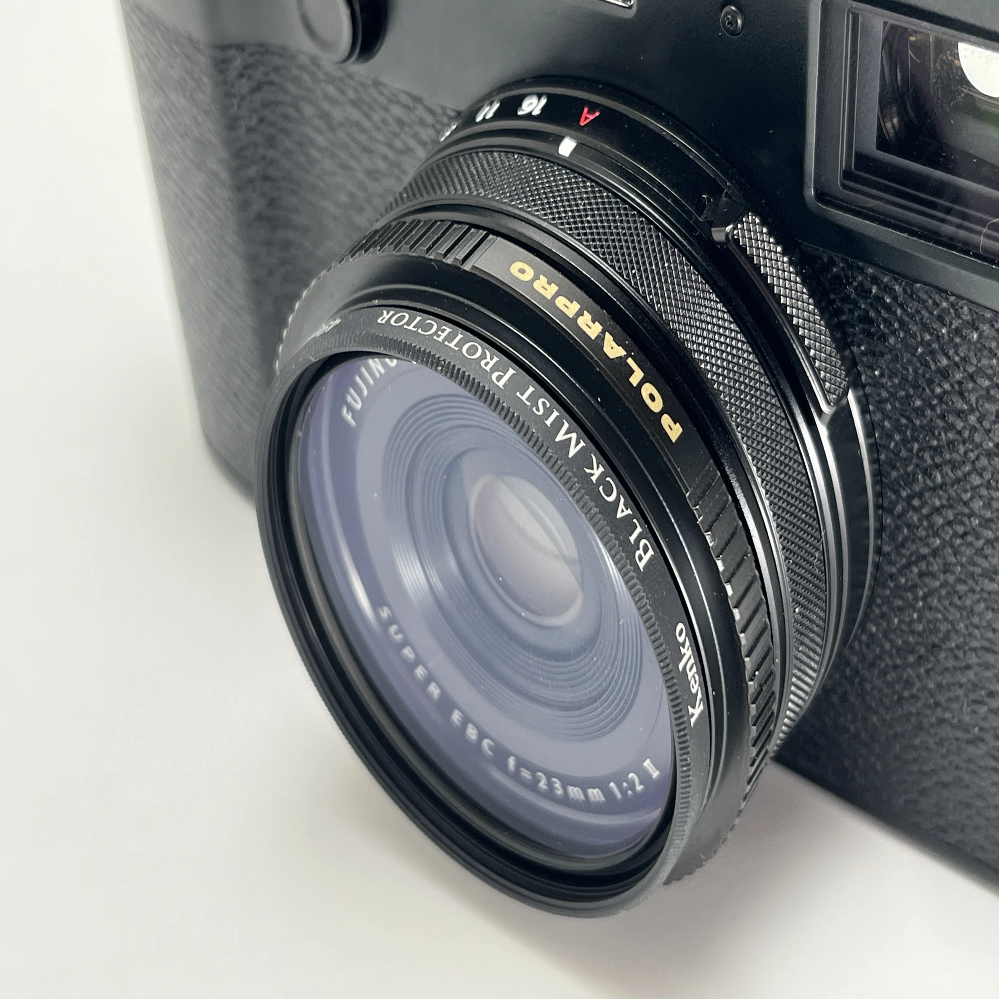 X100VIに常用できるブラックミストプロテクターを付けてみた話｜KuroBox