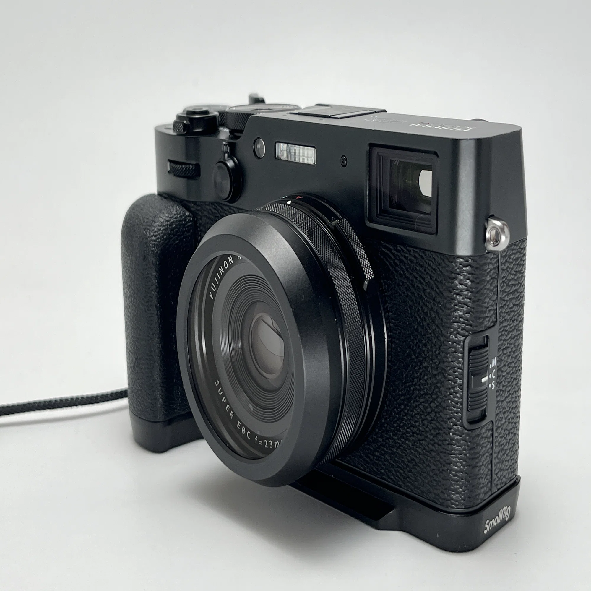 アダプターを使わずに X100VI にレンズ保護フィルターを付ける方法 