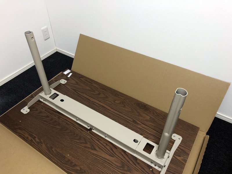 IKEA】イケアのパソコンデスク IDÅSEN イドーセンを購入したので