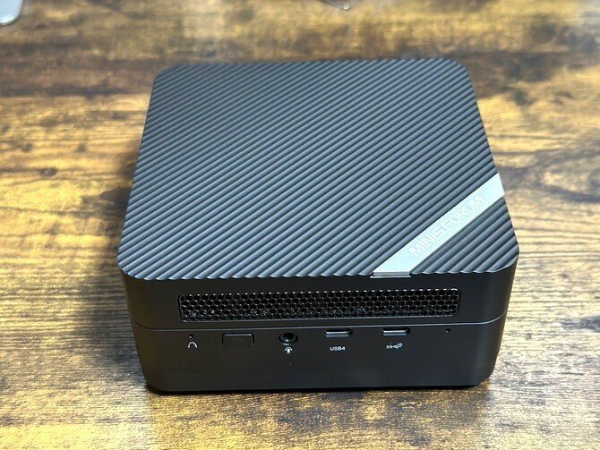 小型ながらも超高性能なミニPC「MINISFORUM UM690S」を購入して 小型ながらも超高性能なミニPC「MINISFORUM UM690S」を購入して