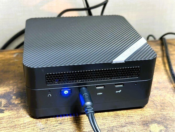 小型ながらも超高性能なミニPC「MINISFORUM UM690S」を購入して 小型ながらも超高性能なミニPC「MINISFORUM UM690S」を購入して