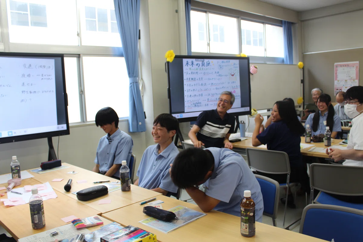 [Maniwa High School] High school students from the north and south of ...