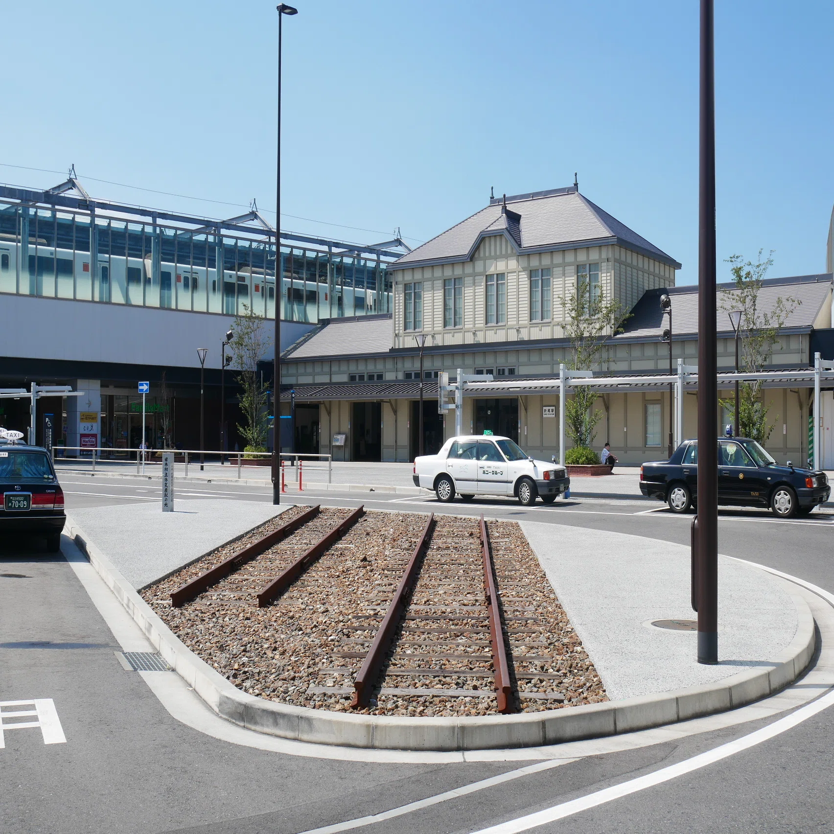 折尾 駅