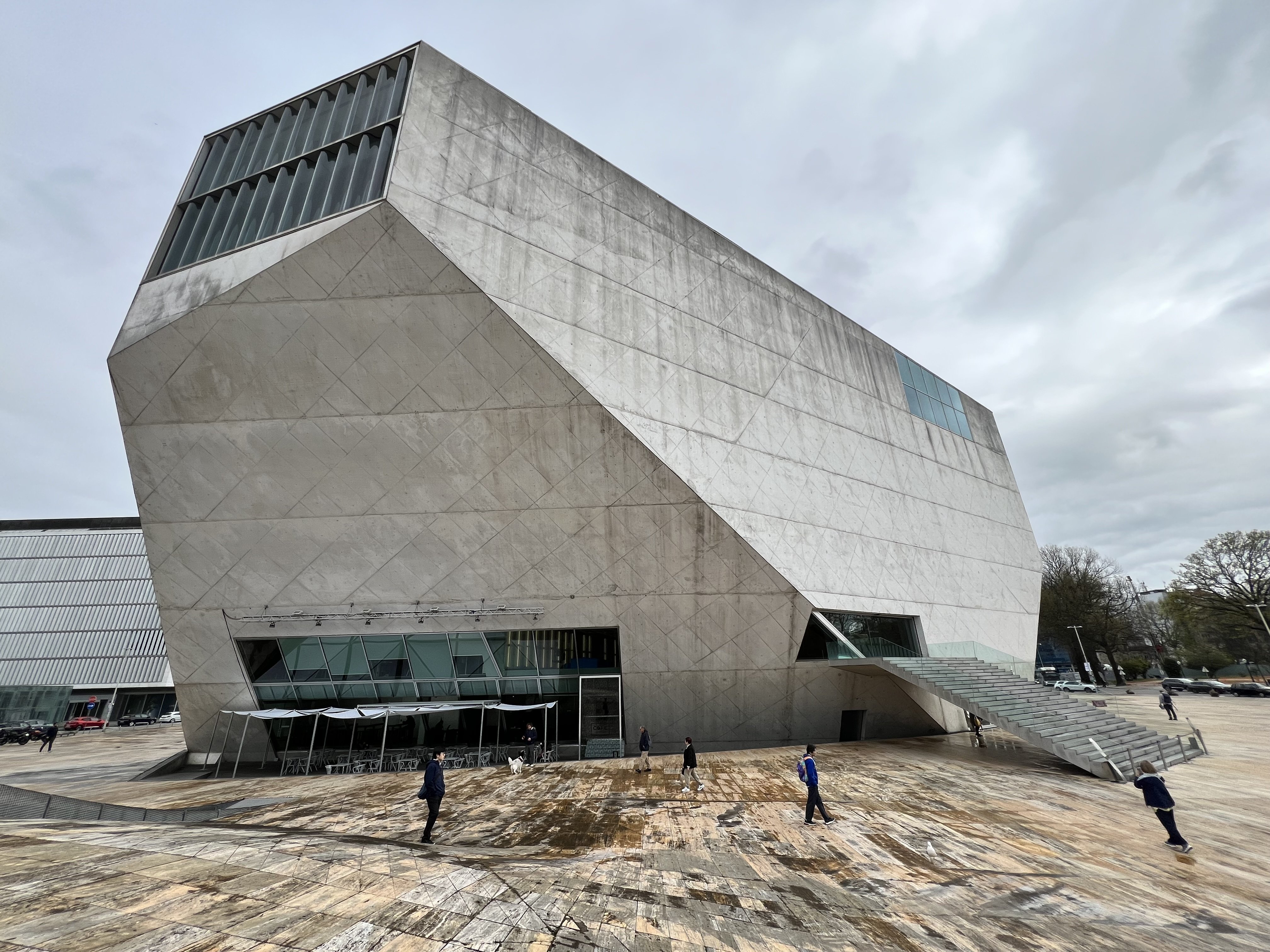 建築家アルヴァロ・シザの作品に会いに行く。〜ポルトガル家族旅