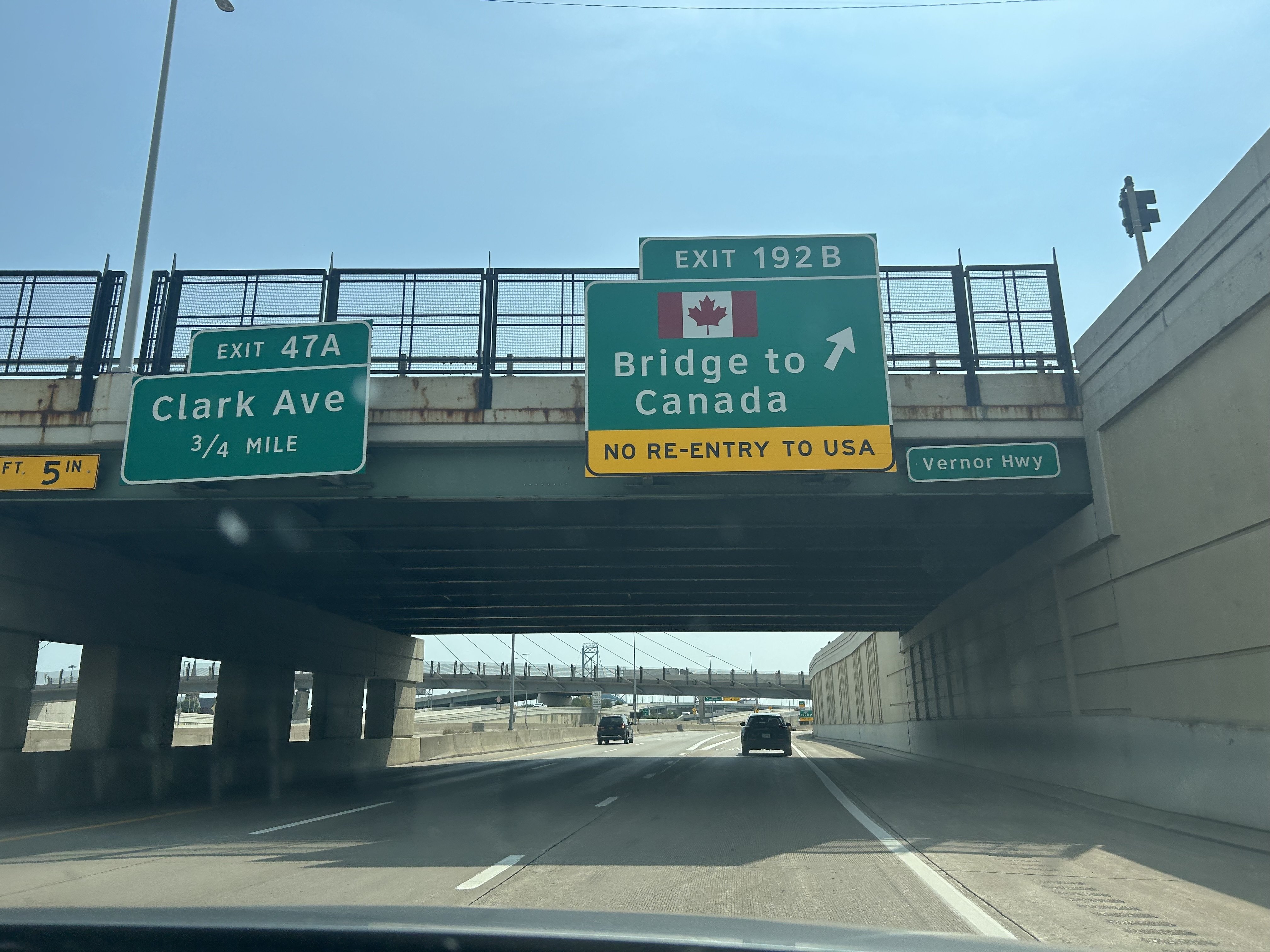 アメリカ/カナダ】陸路でドキドキの国境越え〜アンバサダー