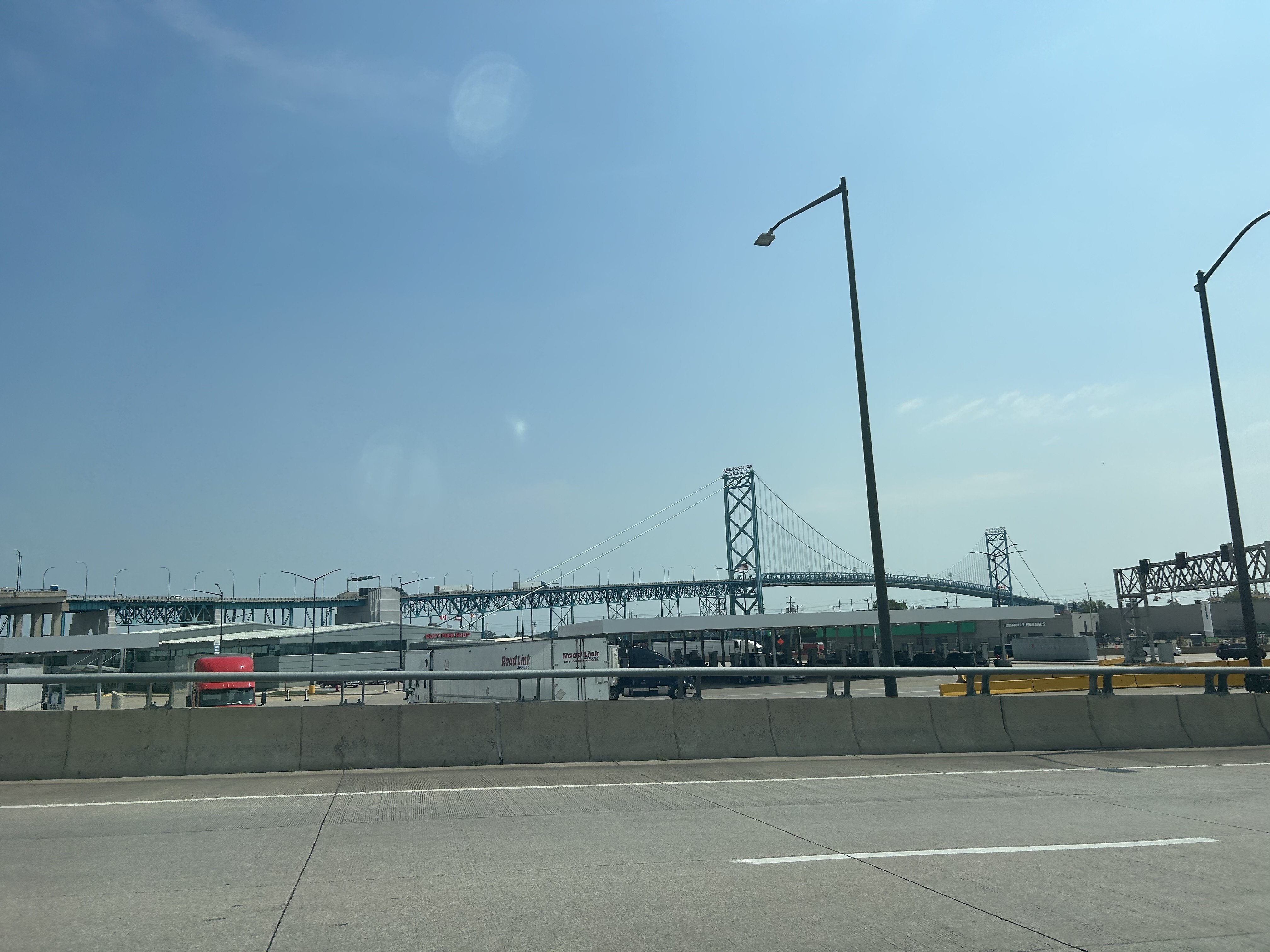 アメリカ/カナダ】陸路でドキドキの国境越え〜アンバサダー・ブリッジ