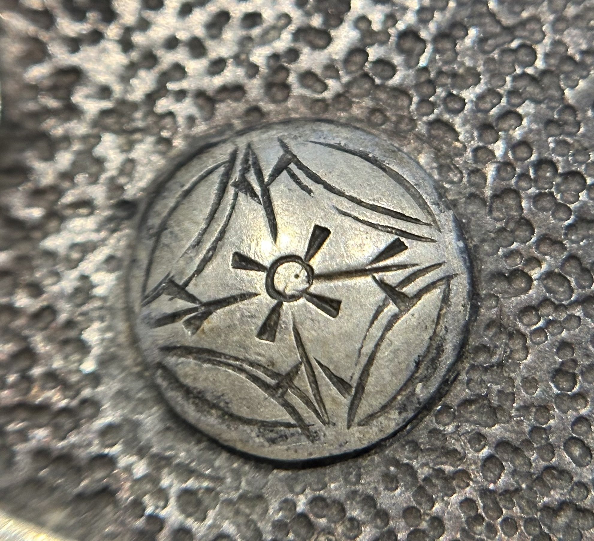 古金工 アイヌ鐔?①|刀箱師の日本刀ブログ 中村圭佑 古金工 アイヌ鐔?①|刀箱師の日本刀ブログ 中村圭佑