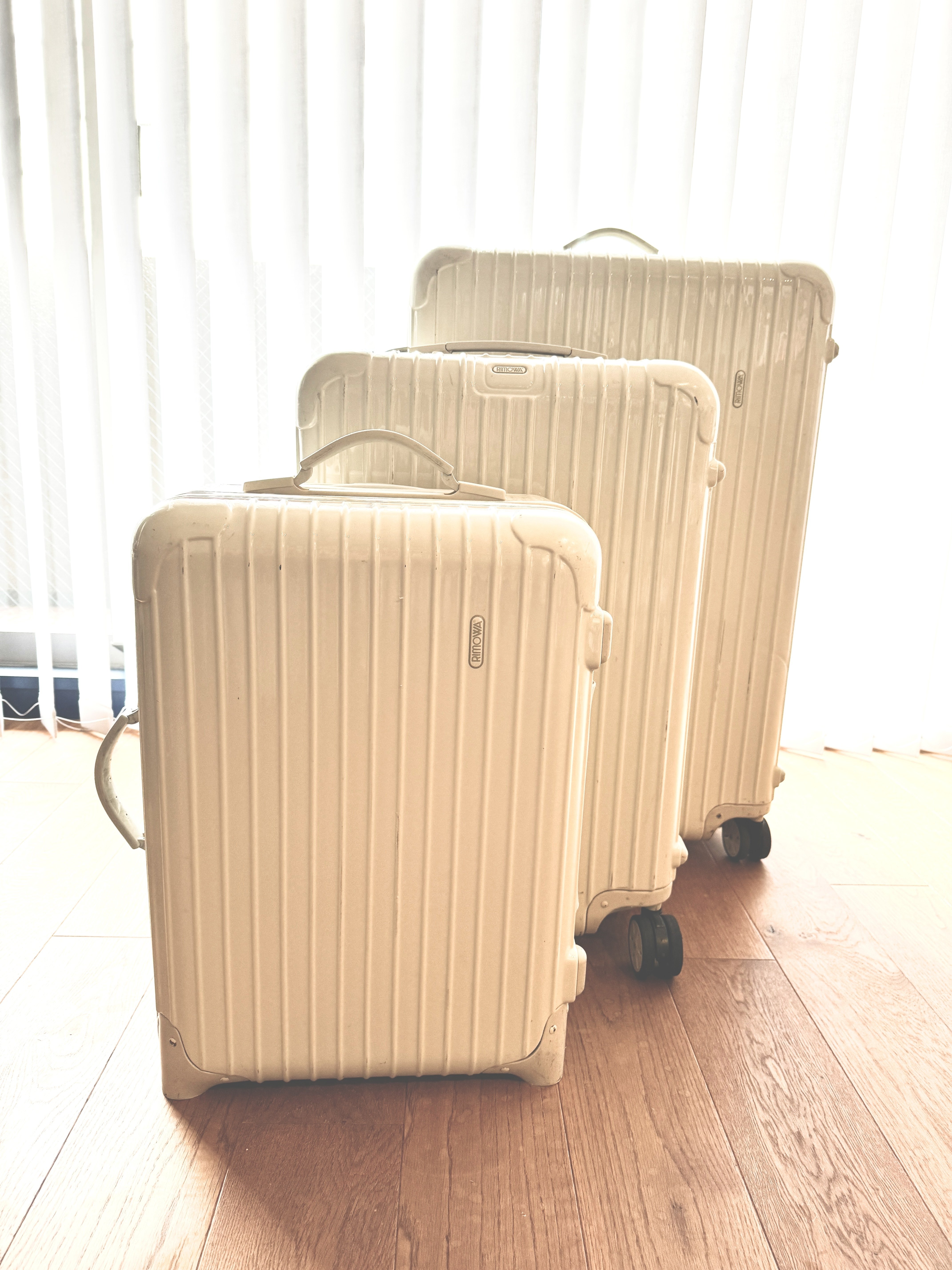 ウタマロクリーナーが凄すぎる!! 1時間で3つの白いスーツケース