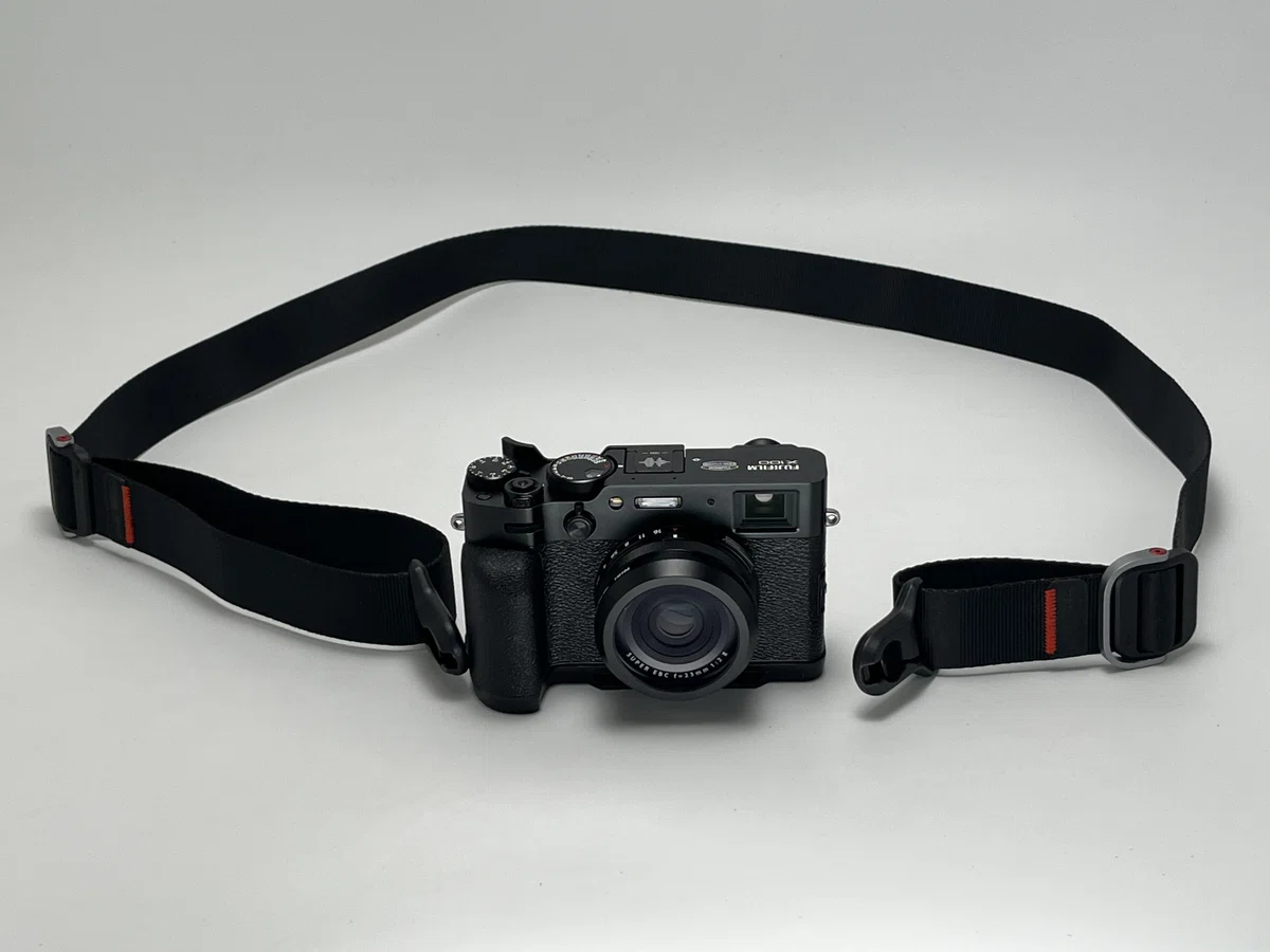 X100VIにハンドストラップを付けてみた話｜KuroBox