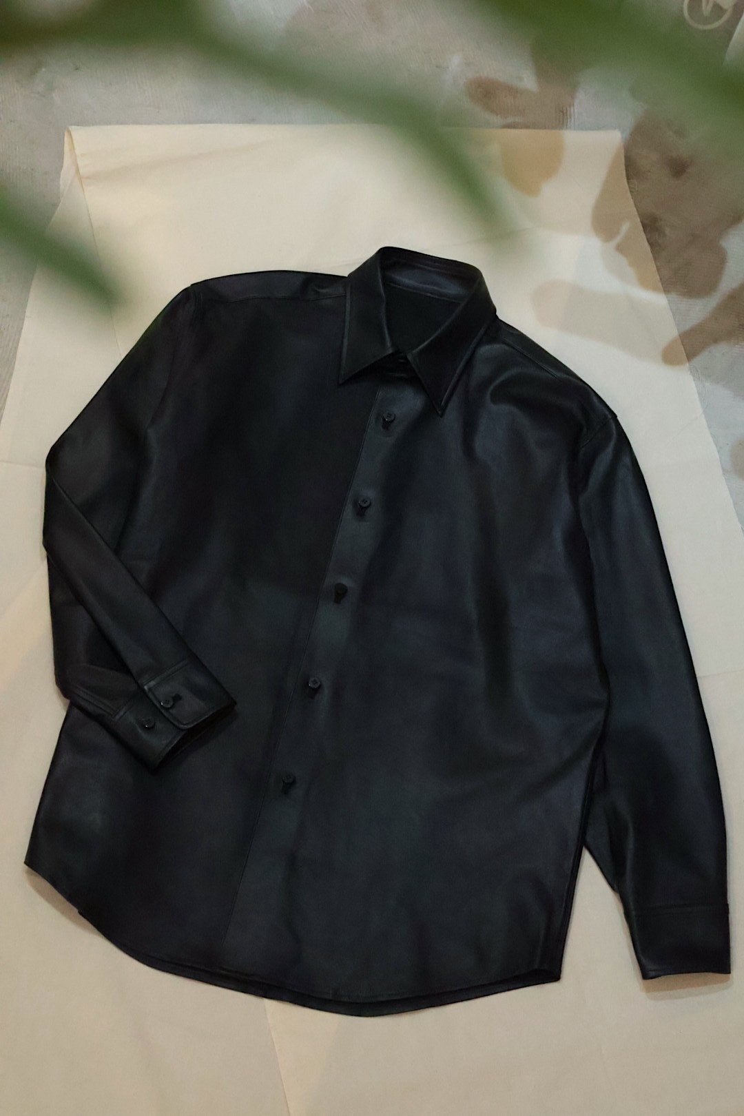 美品 定価10万 DIESEL 極上ラムレザー シャツ 高級感◎ 美品 定価10万 DIESEL 極上ラムレザー シャツ 高級感◎