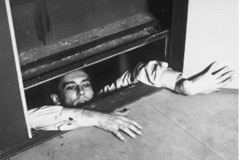 写真ならずっと一緒ね、誰にも邪魔されない 死刑台のエレベーター