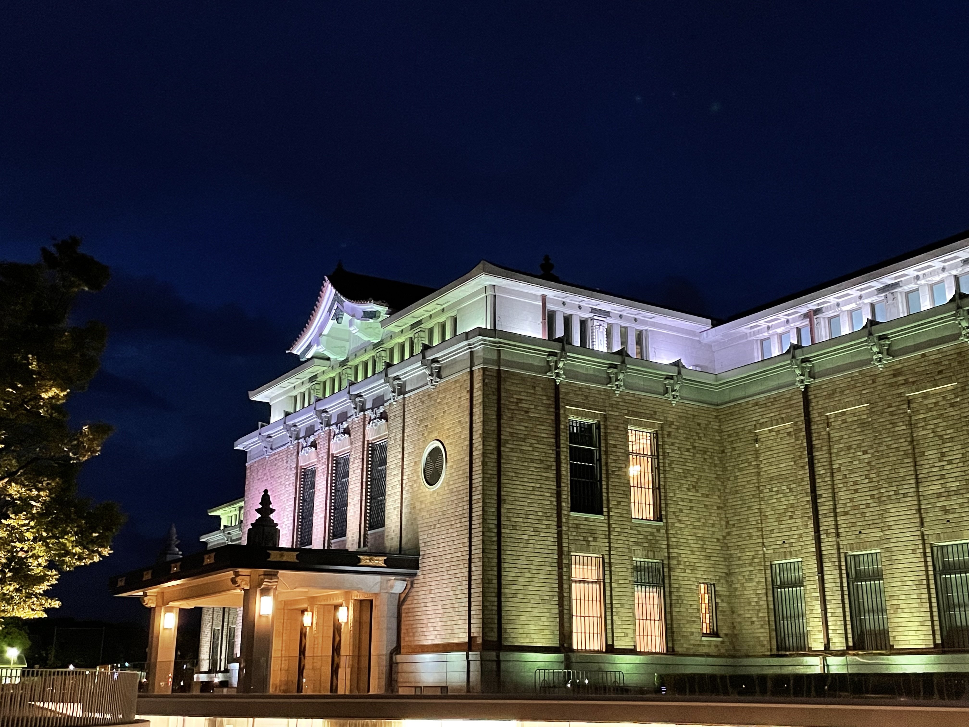 輝く水面に魅せられて｜「奥村厚一 光の風景画家展」京都市京セラ