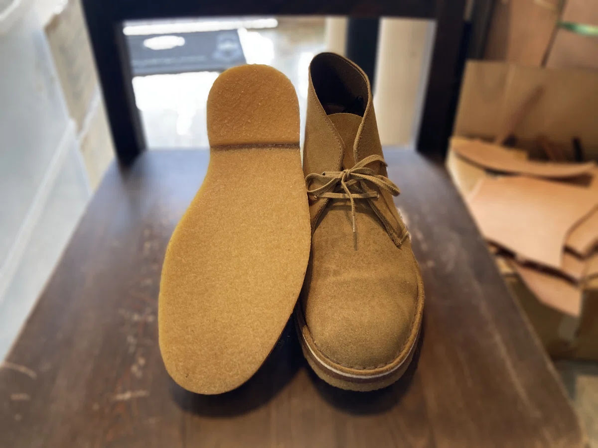 Resole/ソール交換】Clarks Desert Bootsのオールソール｜CREA Repair 