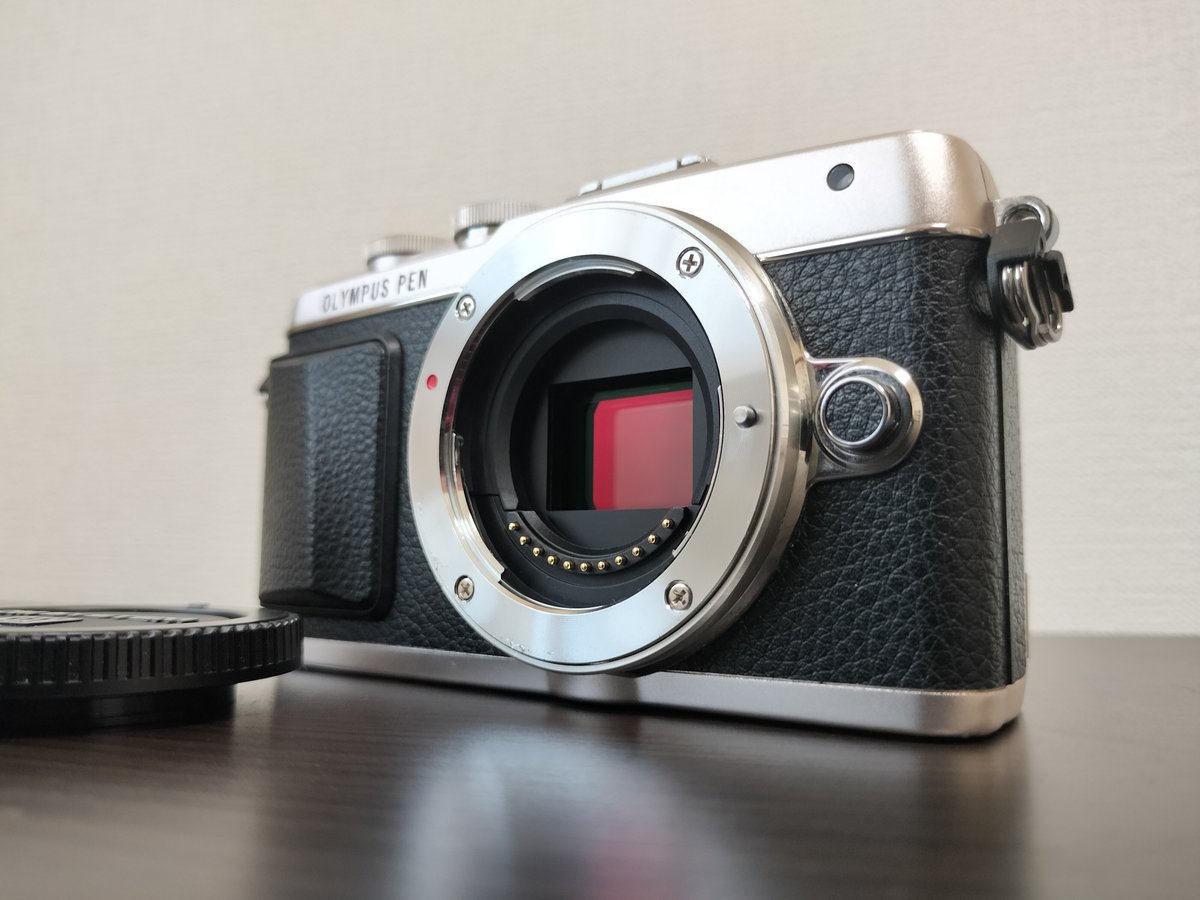 巷で流行りのミラーレスカメラ買いました / OLYMPUS, OM SYSTEM  