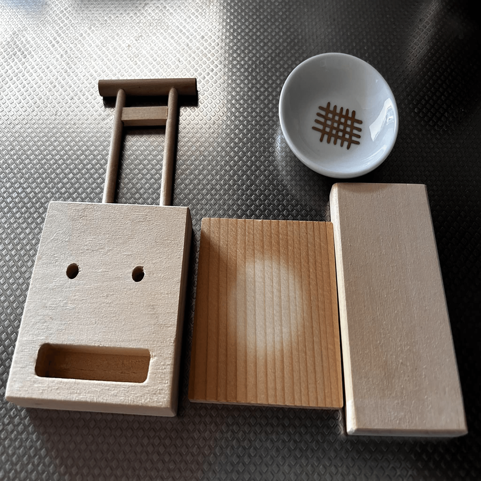 思い出に、手が止まる ～断捨離・昔の写真ってどうしてますか