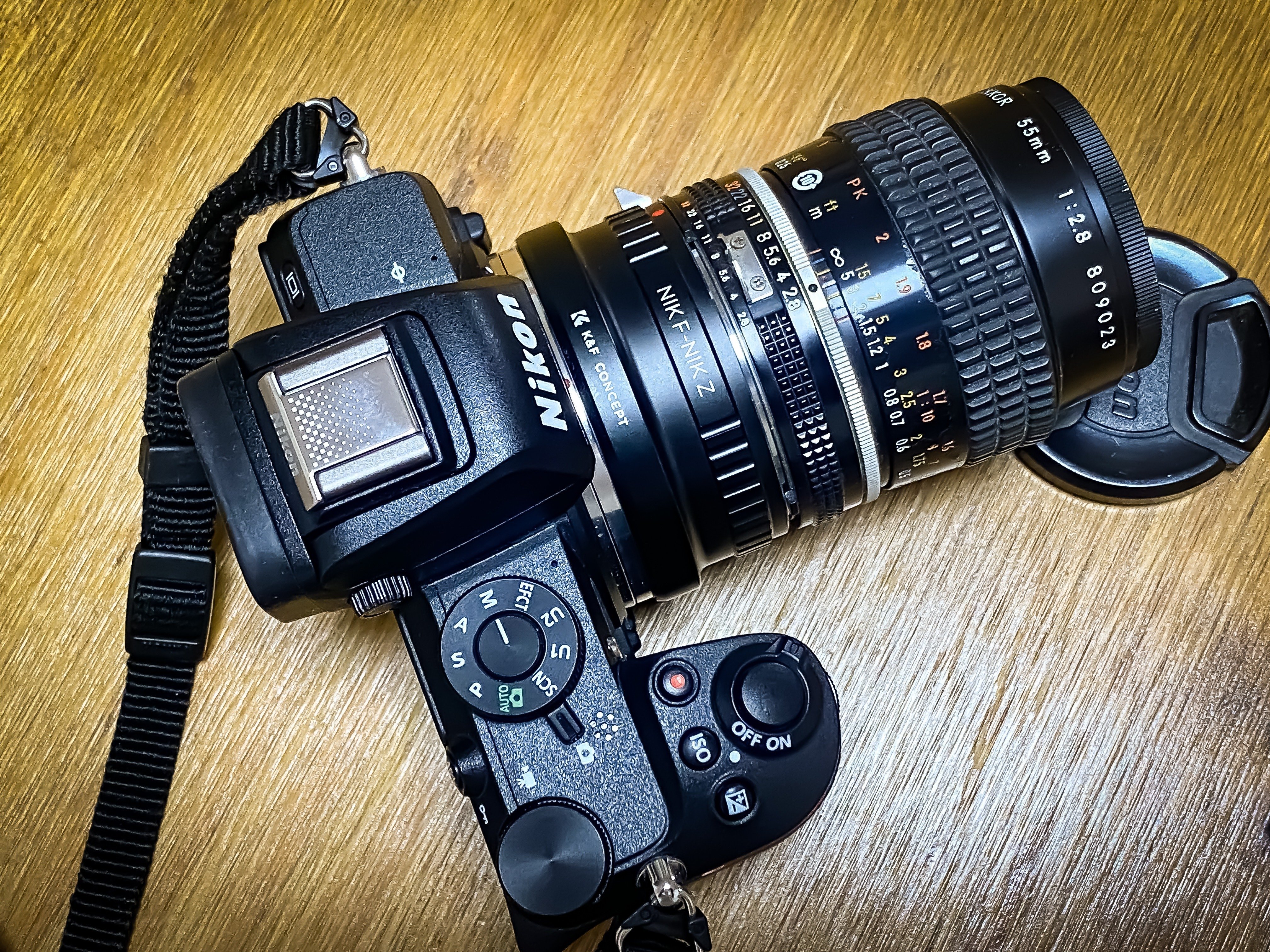 マウントアダプターでNikon Z 50にAI Micro-Nikkor 55mm f/2.8S マウントアダプターでNikon Z 50にAI Micro-Nikkor 55mm f/2.8S