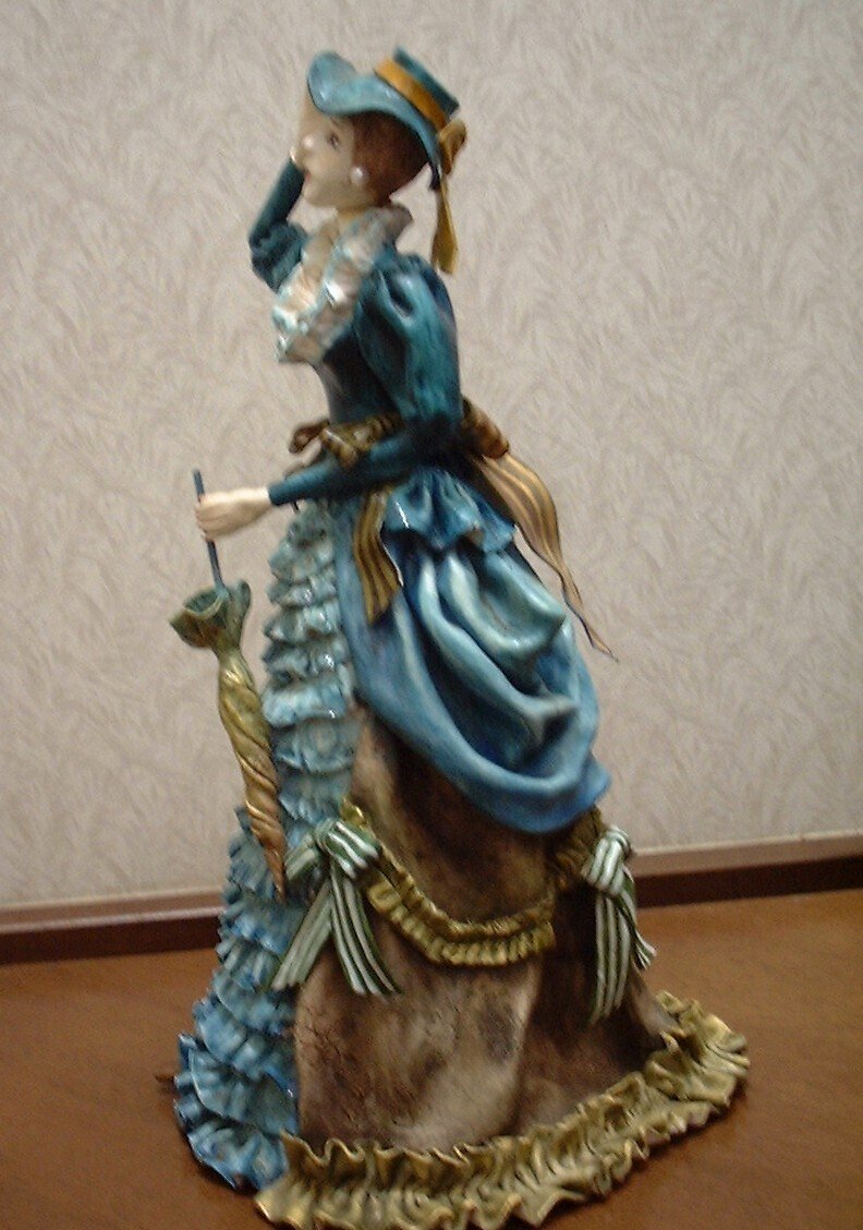 粘土人形貴婦人