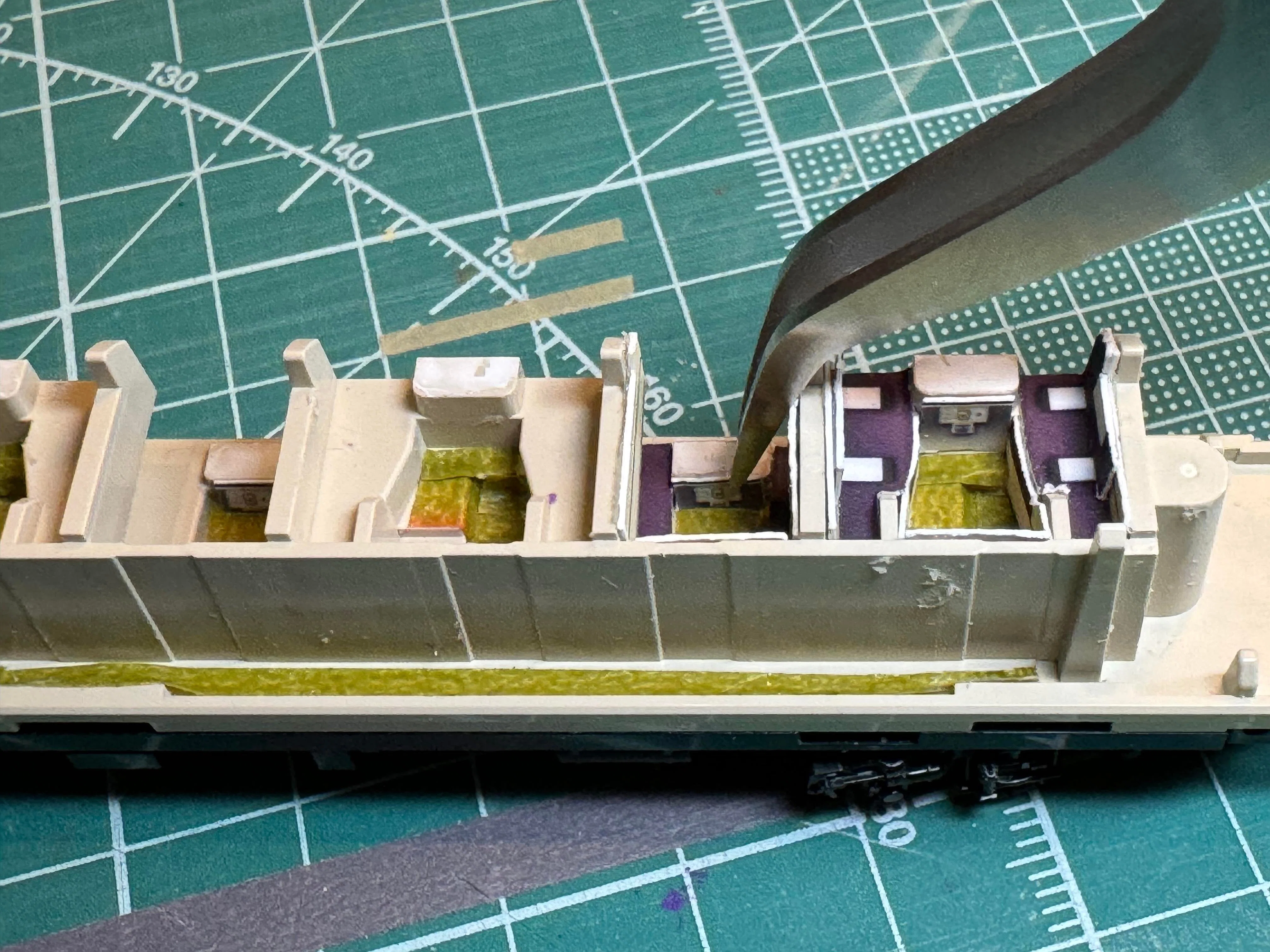 3004 北斗星 ツインデラックス「オロネ25-551」内装クラフトシート取付