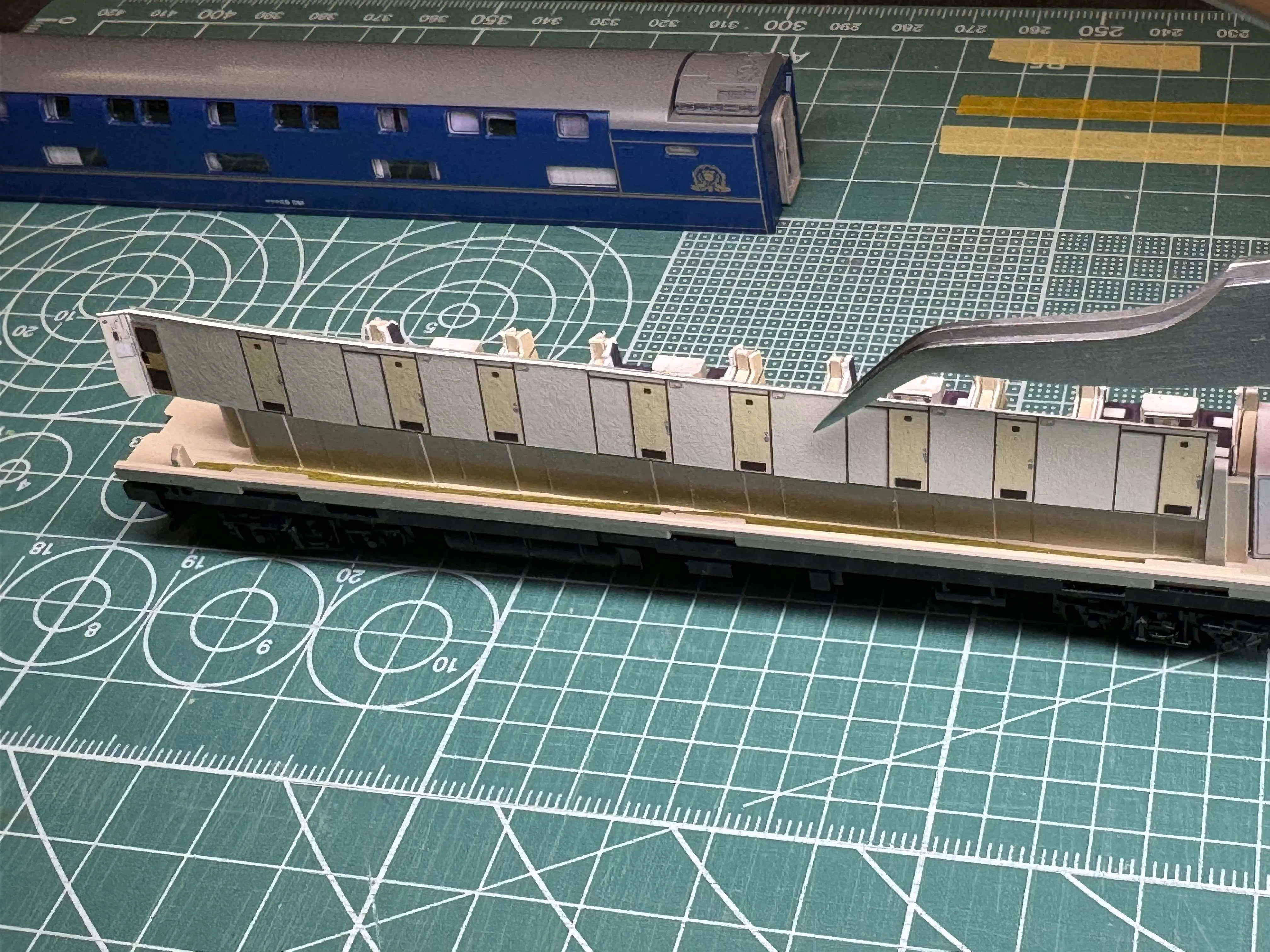 3004 北斗星 ツインデラックス「オロネ25-551」内装クラフトシート取付