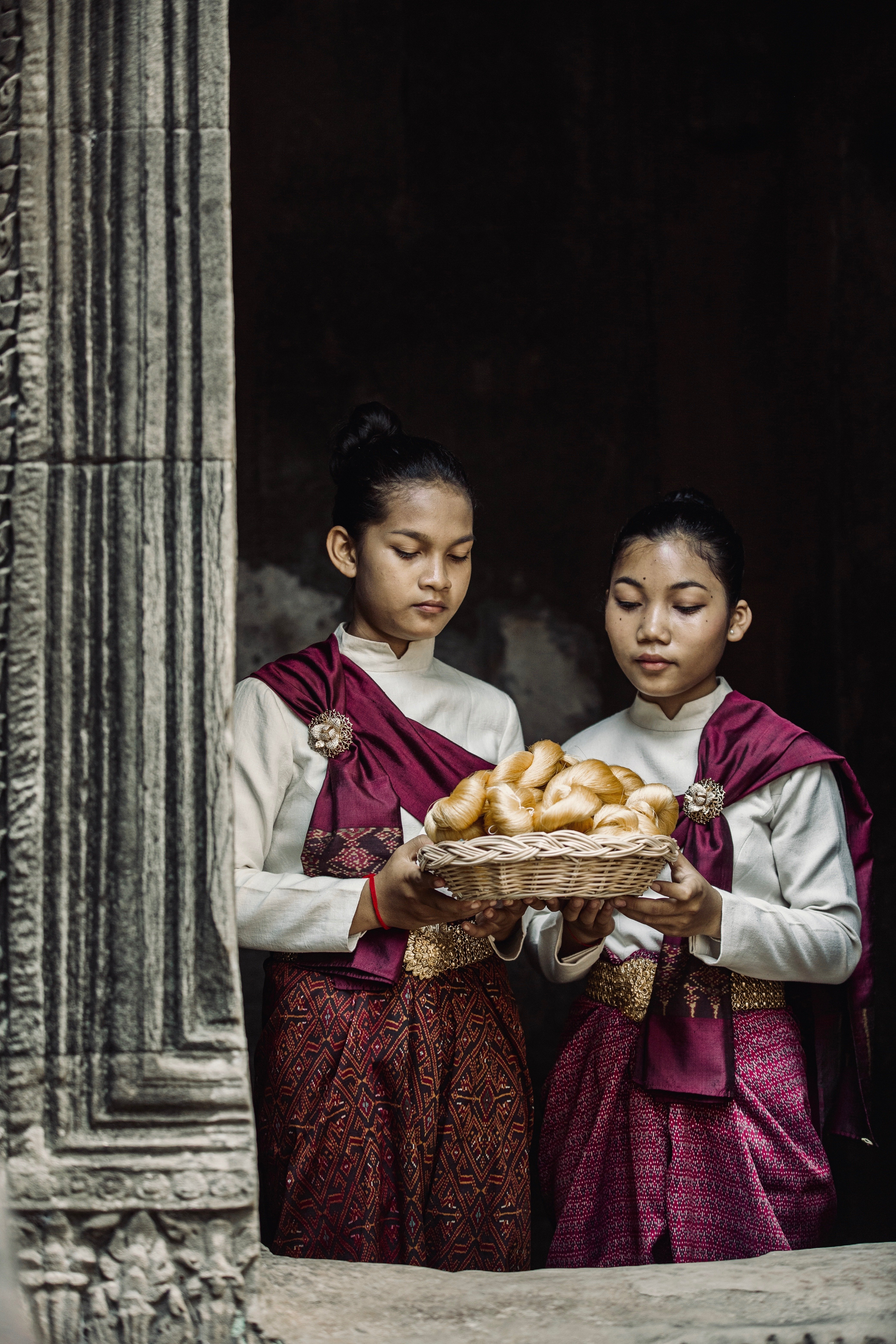 カンボジアの染織り ラックの赤｜IKTTクメール伝統織物